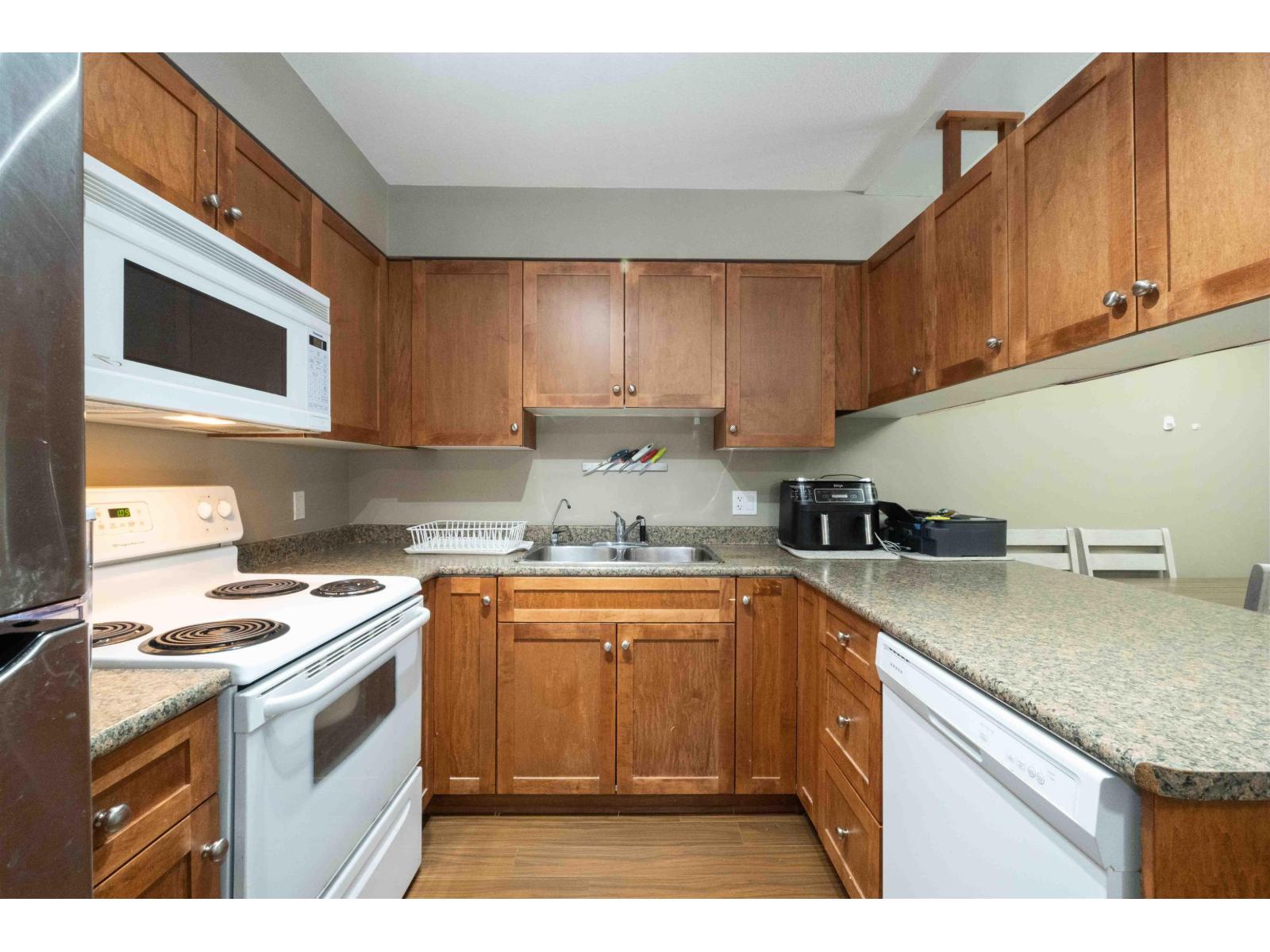 Photo 15 of 101 33960 Old Yale Road, Abbotsford BC