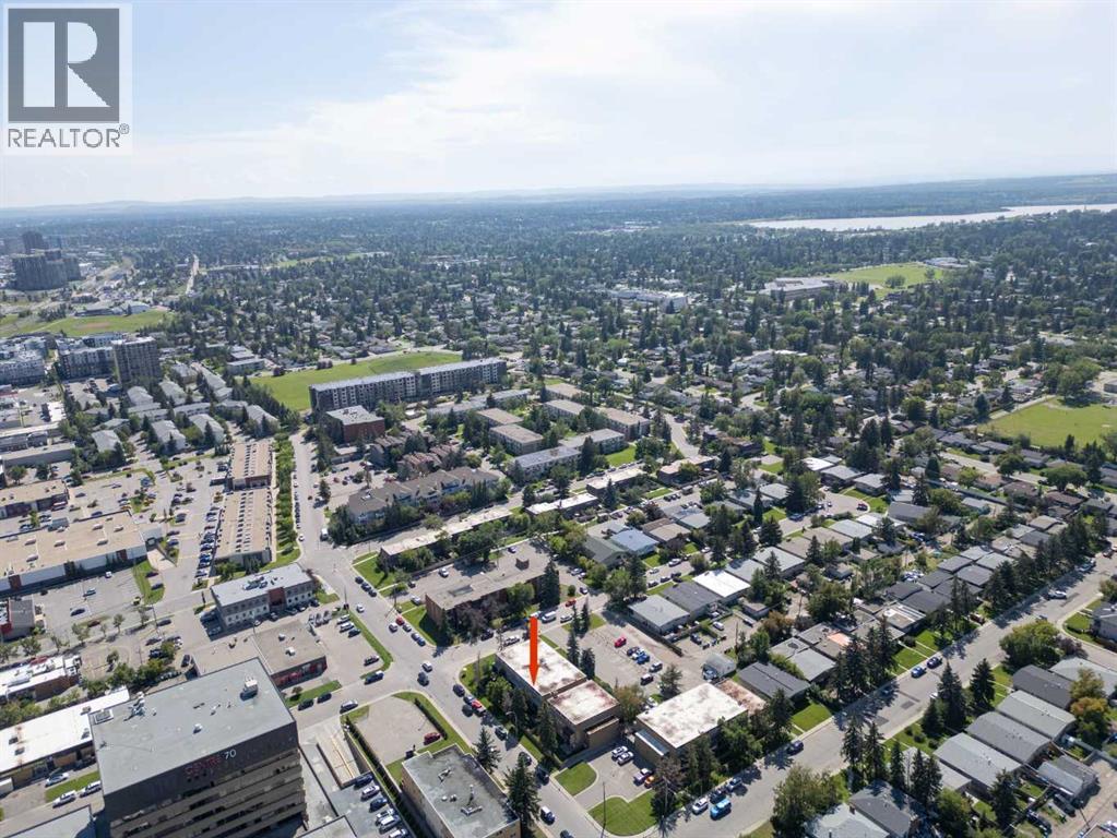 Single Family House for Sale in   A Street SW Kingsland Calgary 