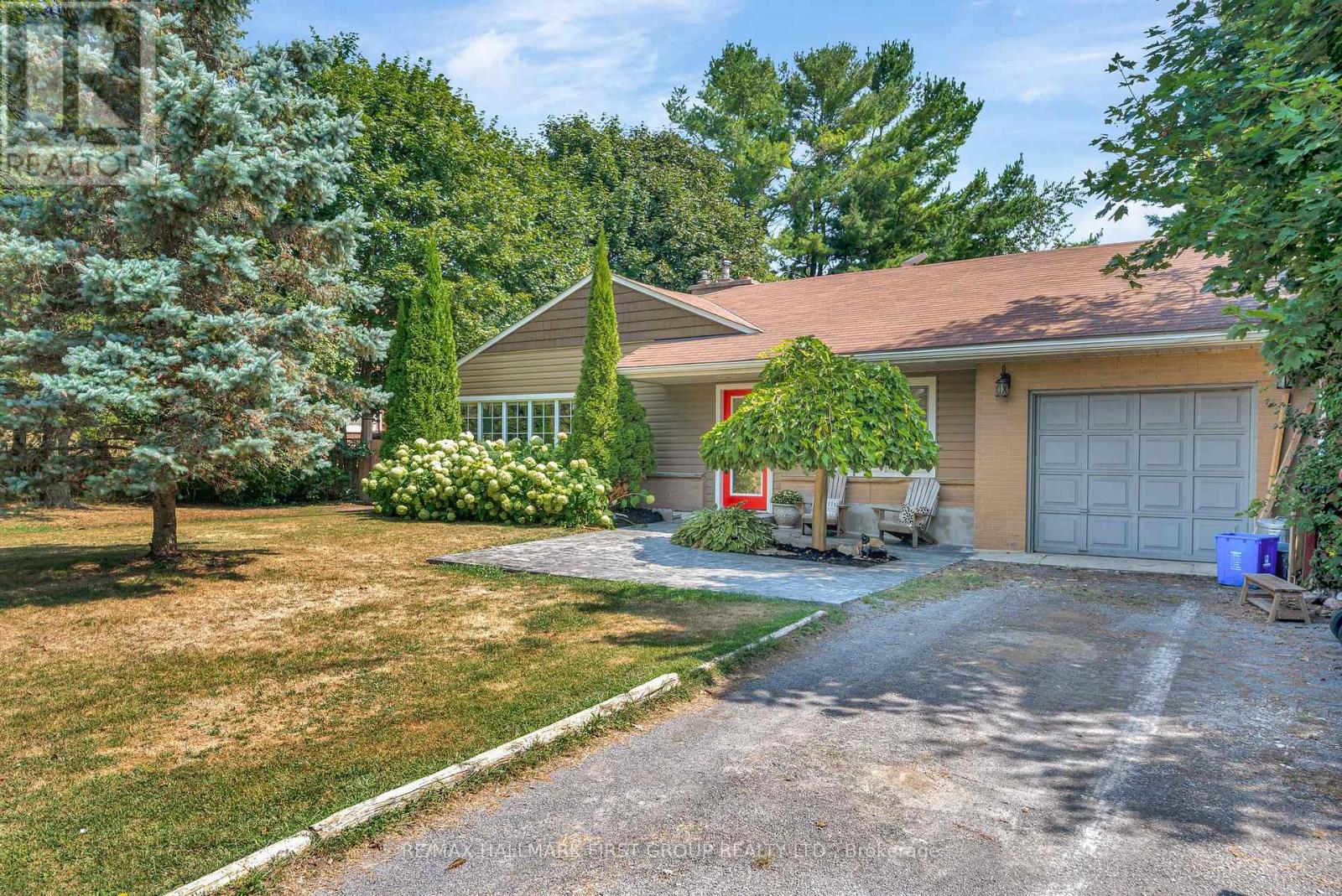 Photo 3 of 4073 Burnham Street N, Hamilton Township ON