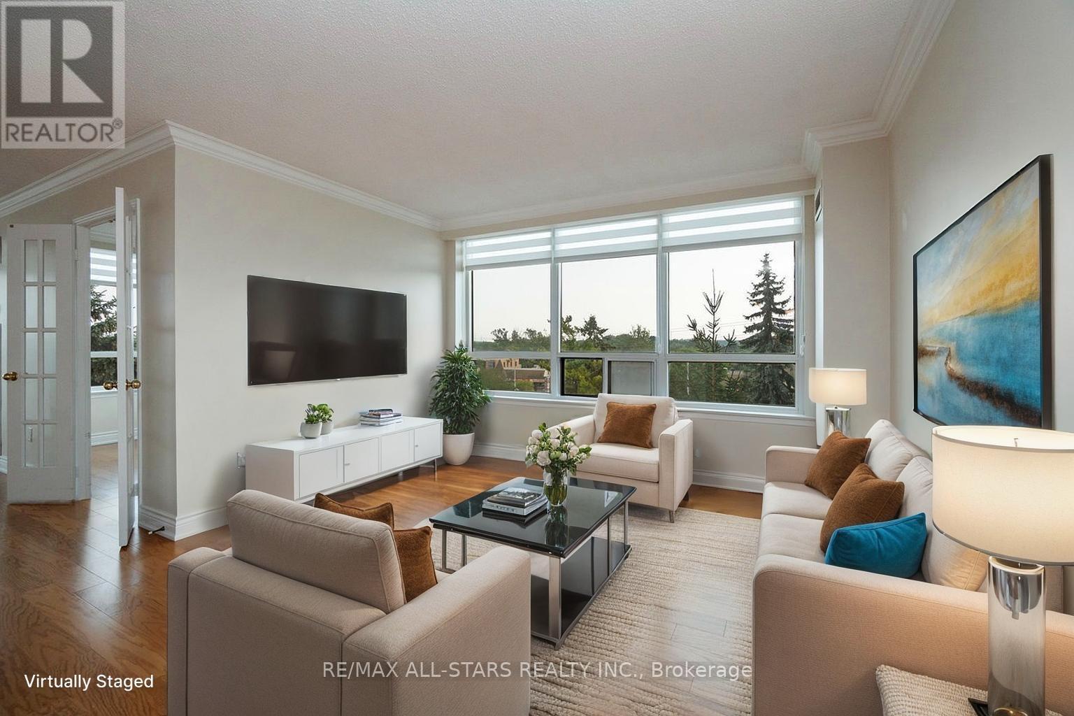 Photo 11 of 404 610 Bullock Drive, Markham ON
