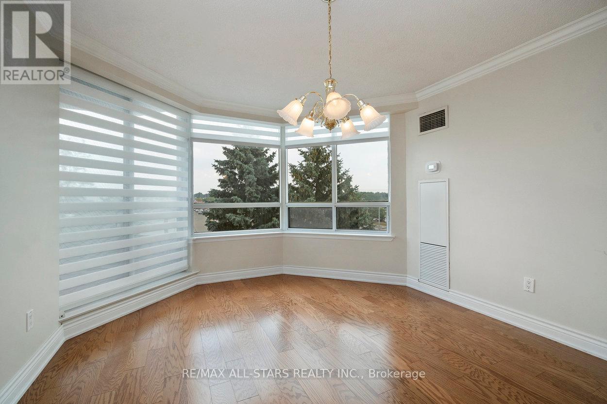 Photo 16 of 404 610 Bullock Drive, Markham ON