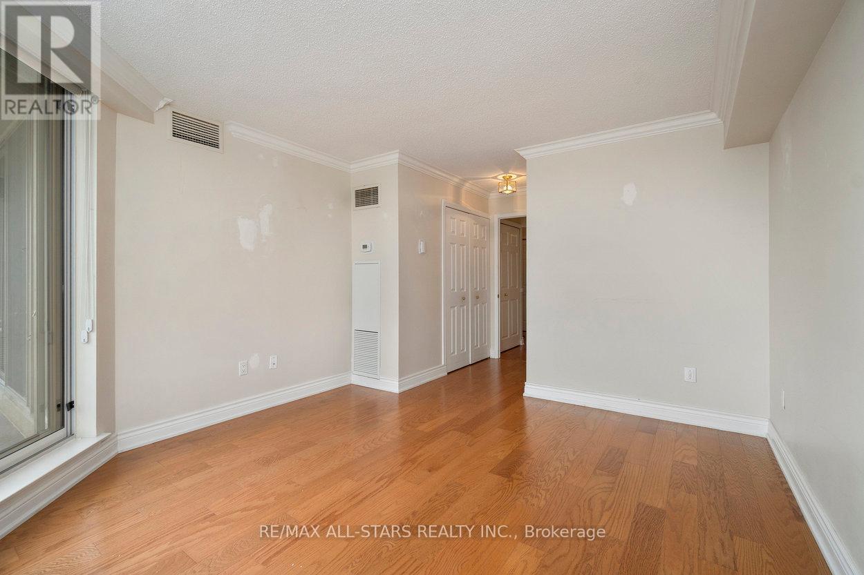 Photo 32 of 404 610 Bullock Drive, Markham ON
