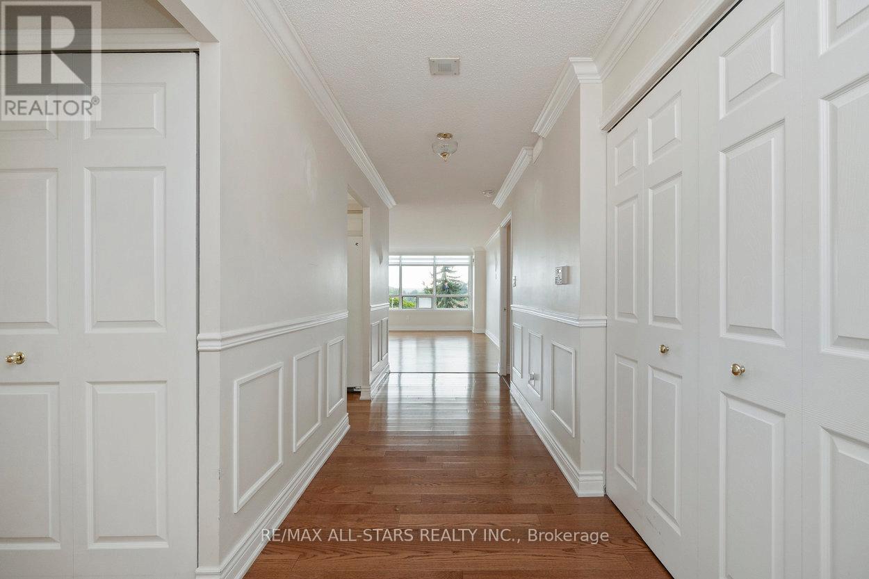 Photo 34 of 404 610 Bullock Drive, Markham ON