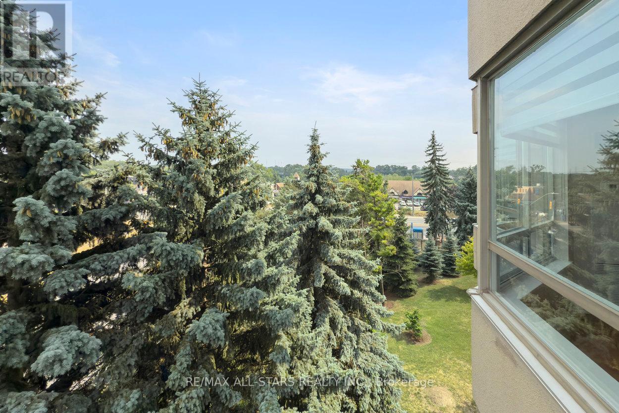 Photo 38 of 404 610 Bullock Drive, Markham ON