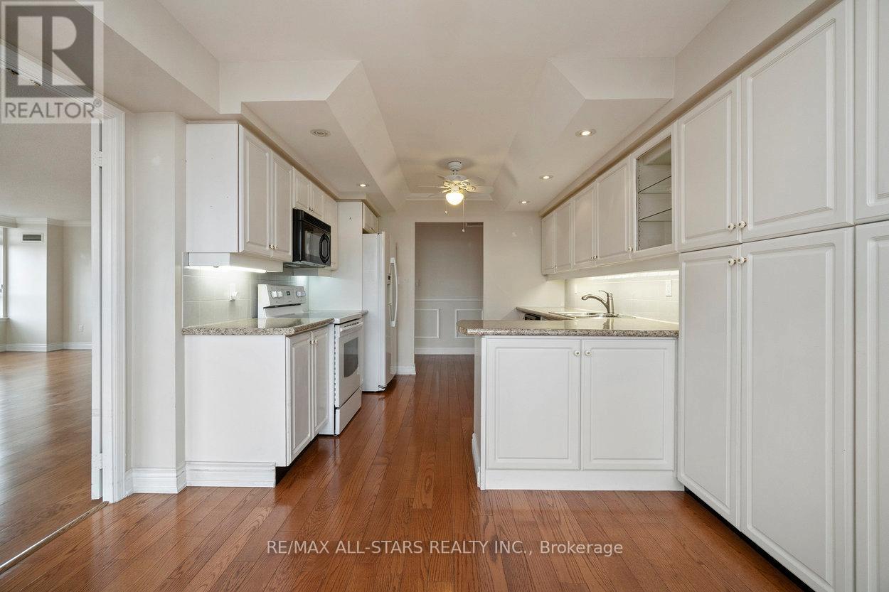 Photo 6 of 404 610 Bullock Drive, Markham ON