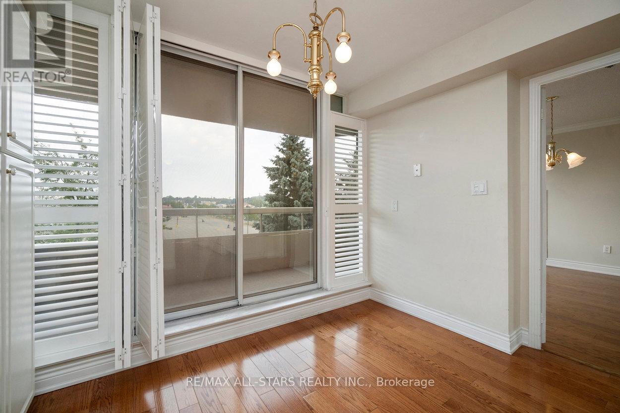 Photo 8 of 404 610 Bullock Drive, Markham ON