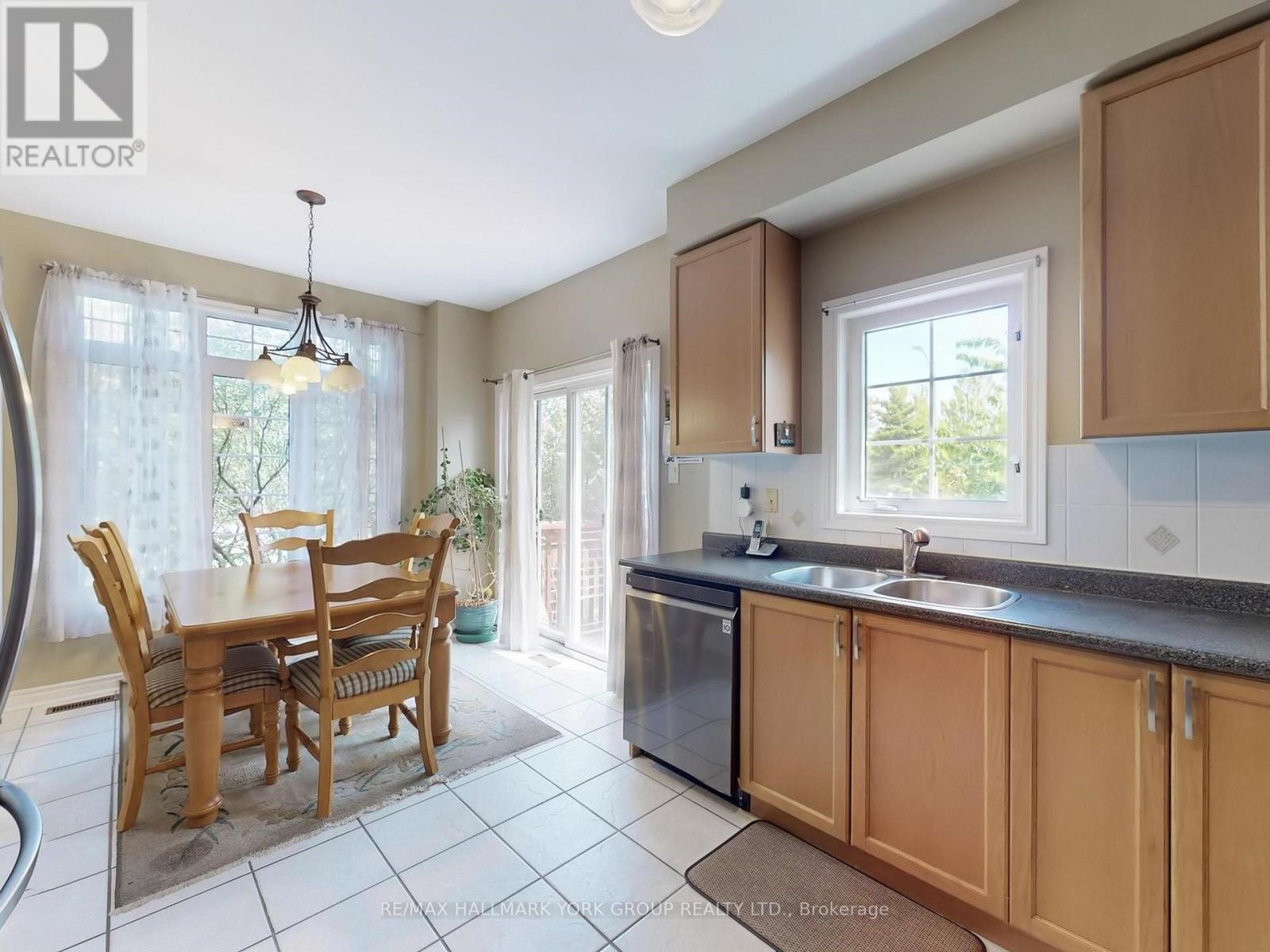 Photo 16 of 1 Lander Crescent, Vaughan ON