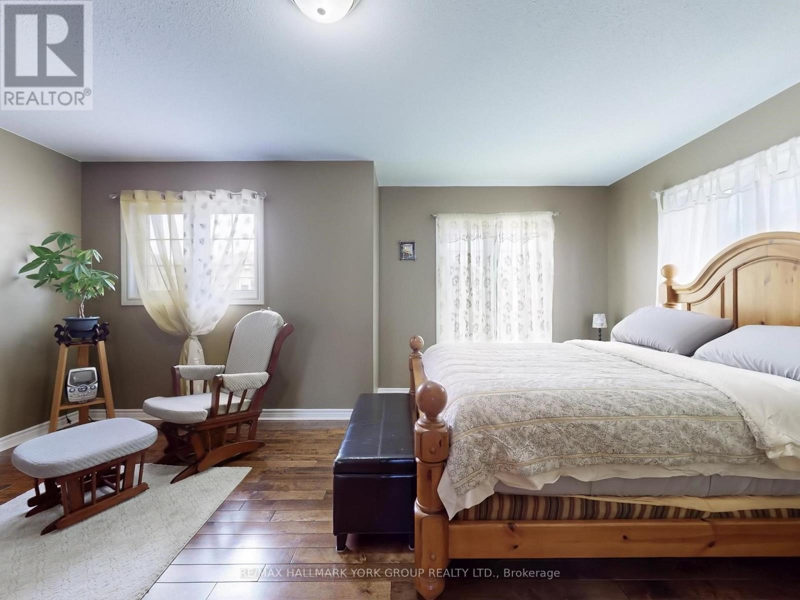 Photo 20 of 1 Lander Crescent, Vaughan ON