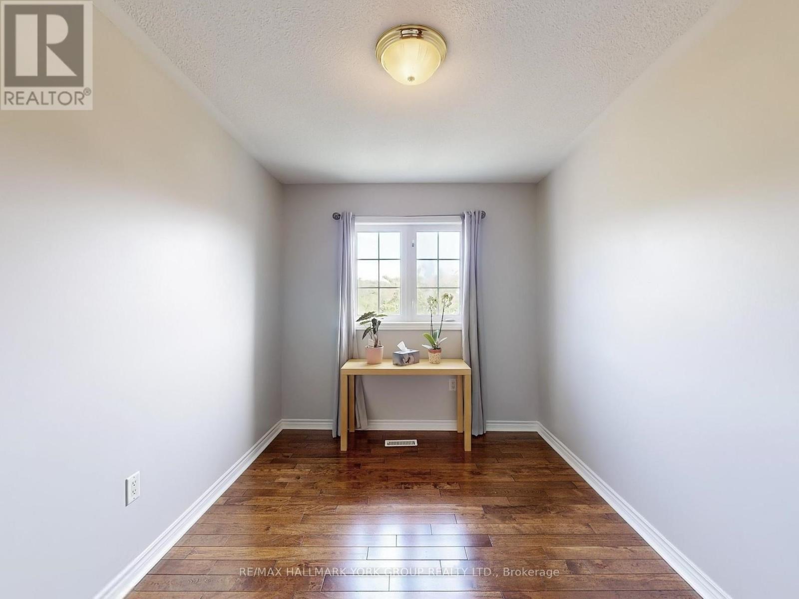 Photo 23 of 1 Lander Crescent, Vaughan ON
