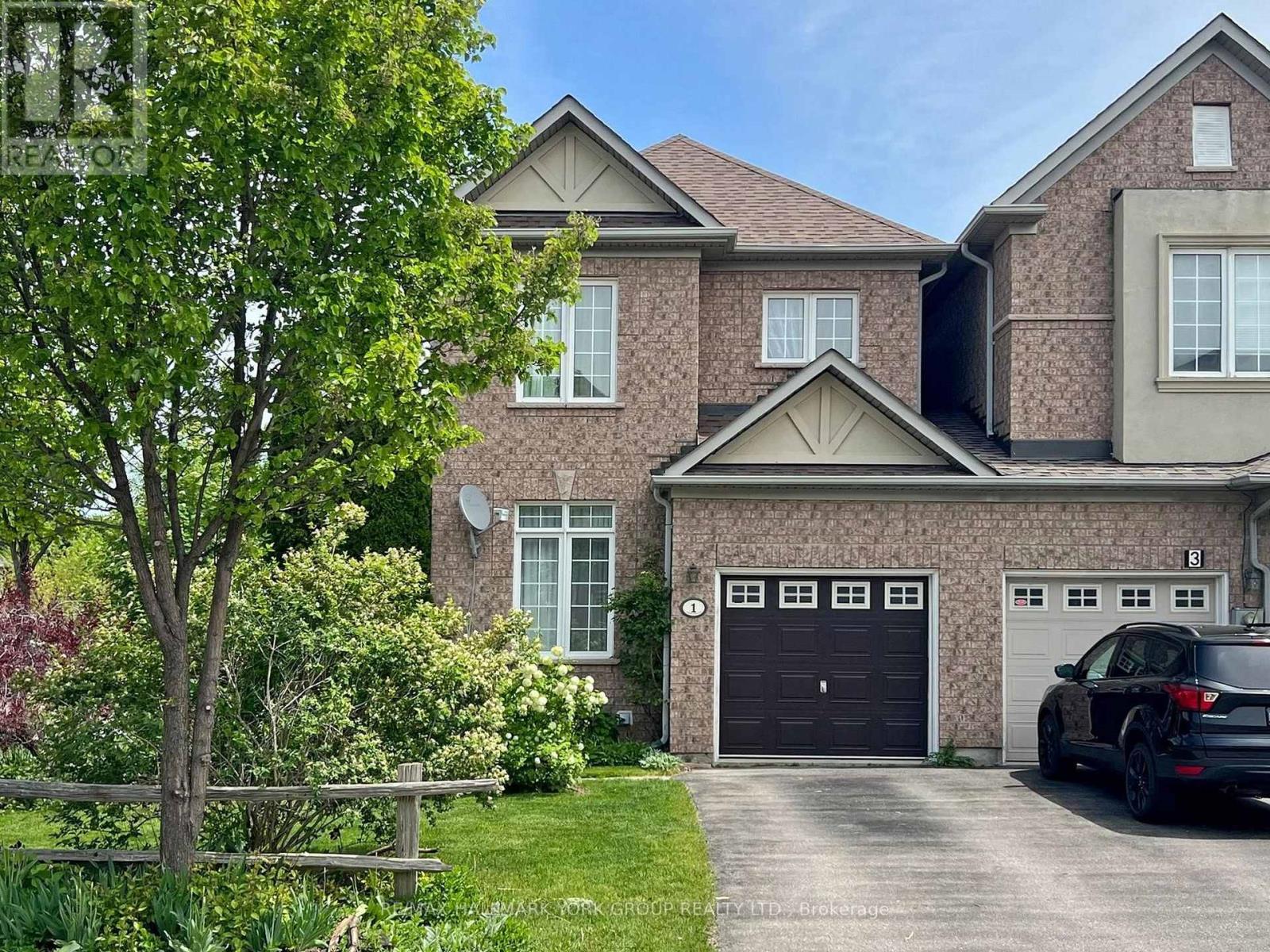 Photo 4 of 1 Lander Crescent, Vaughan ON