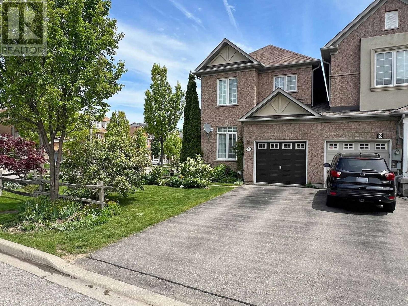 Photo 6 of 1 Lander Crescent, Vaughan ON