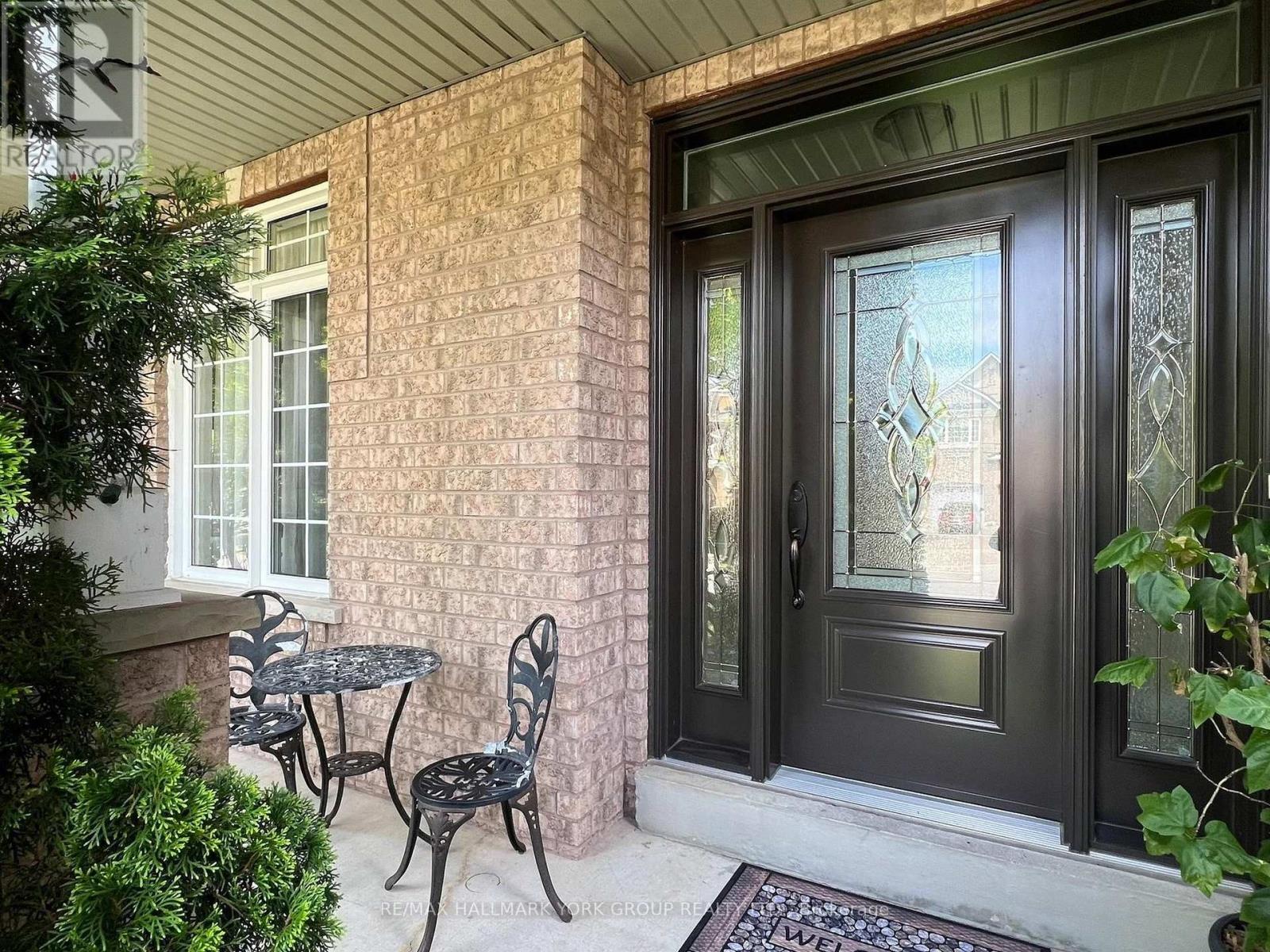 Photo 9 of 1 Lander Crescent, Vaughan ON