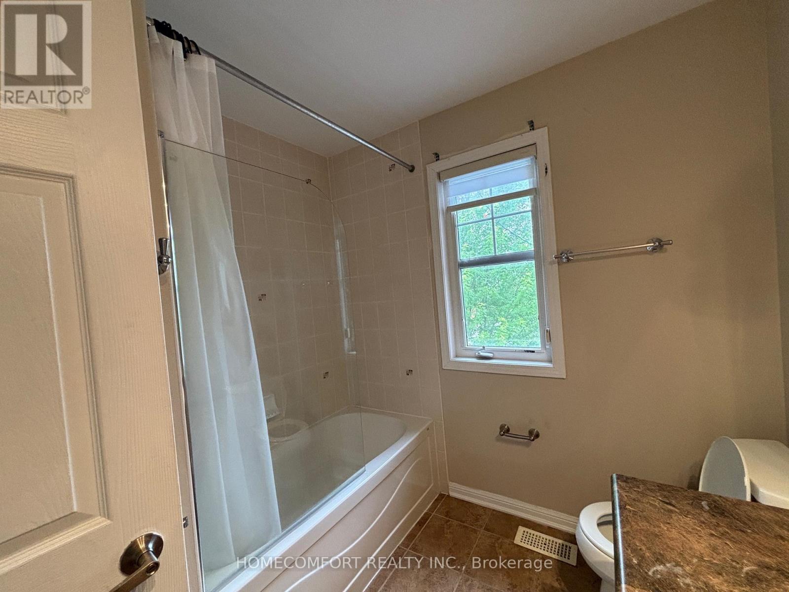 Photo 22 of 230 Lewis Honey Drive, Aurora ON