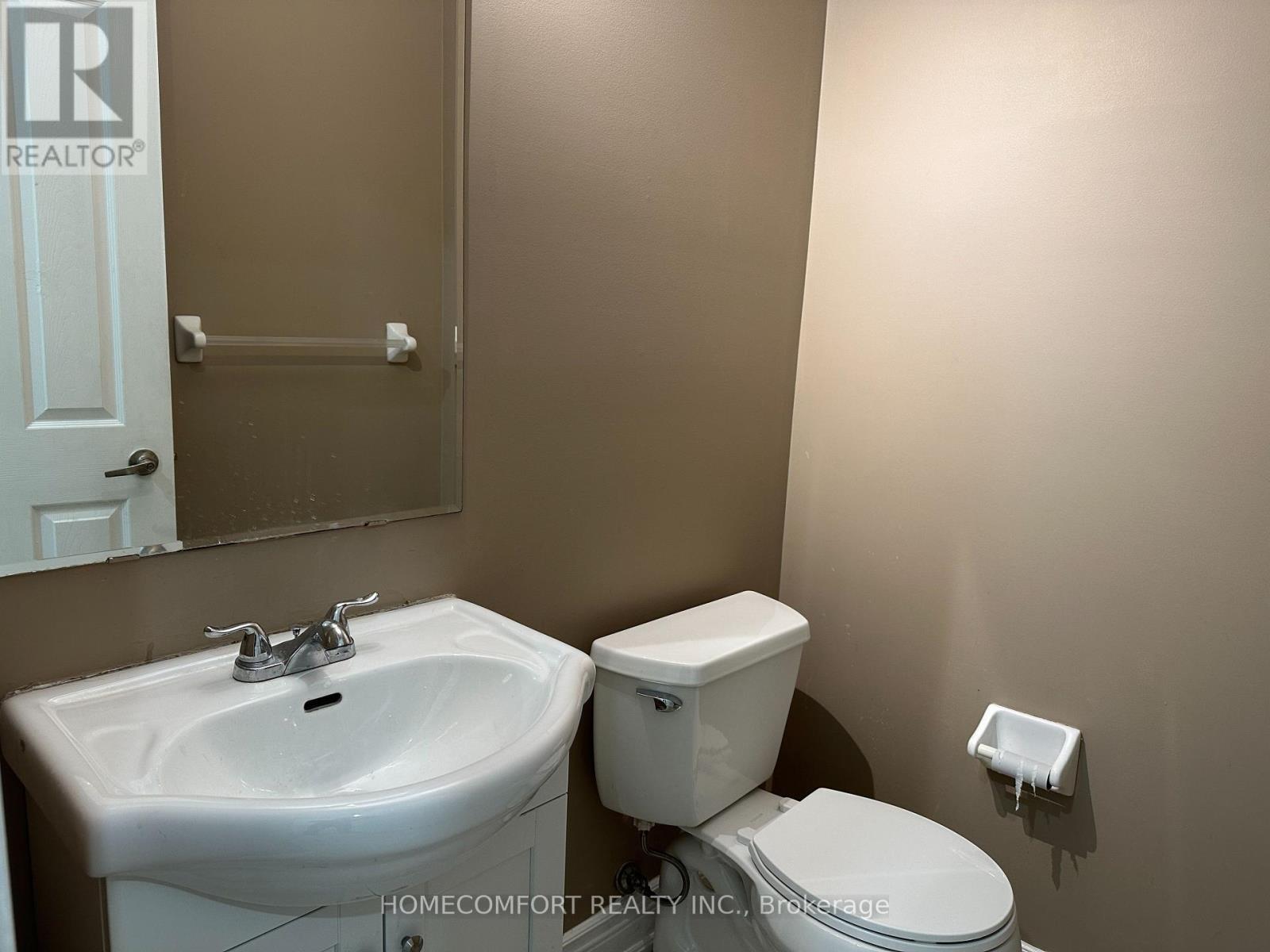 Photo 9 of 230 Lewis Honey Drive, Aurora ON
