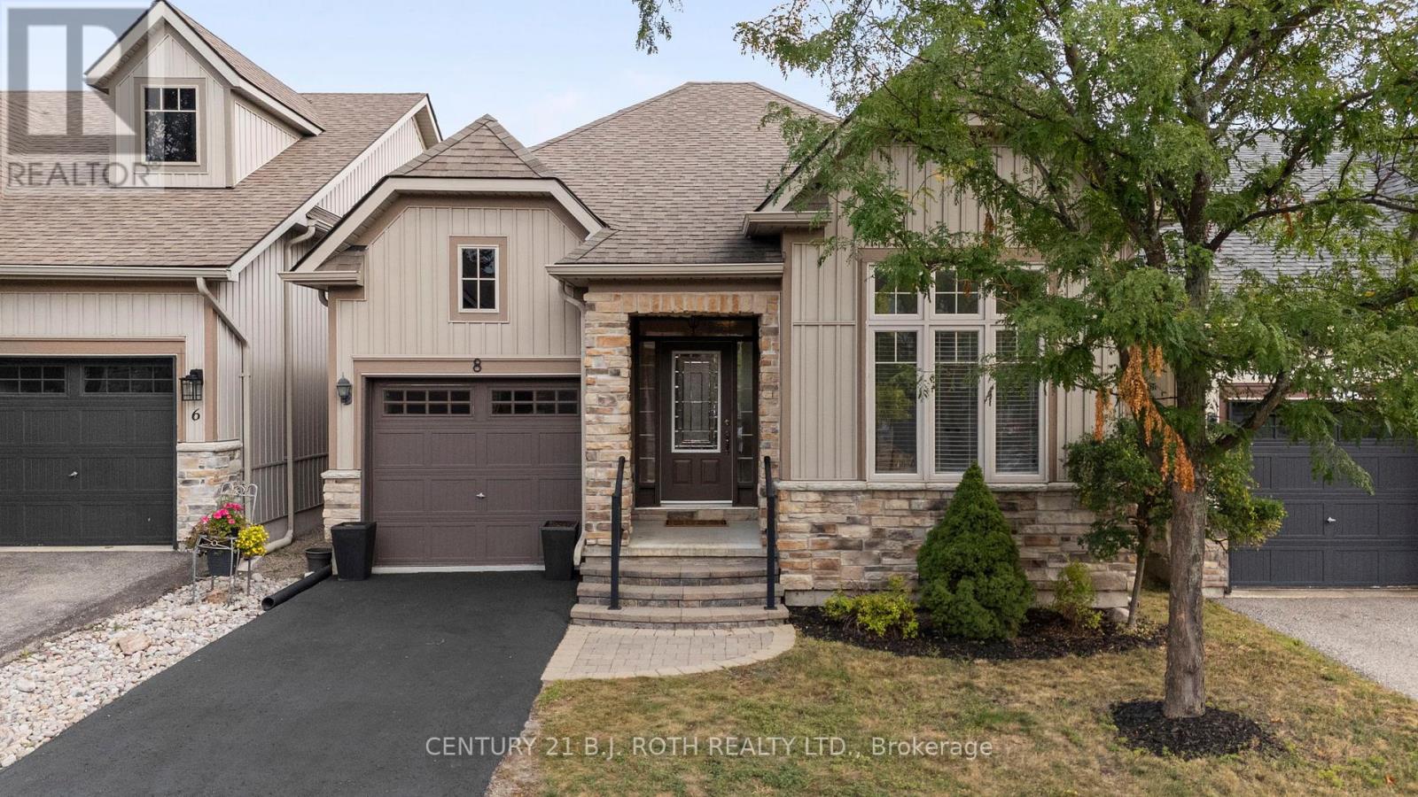 Photo 1 of 8 Canterbury Circle, Orillia ON