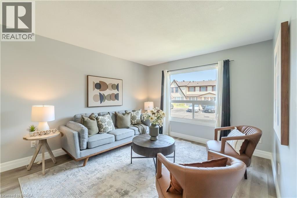 Photo 4 of 15 Centennial Drive Unit D, Brantford ON