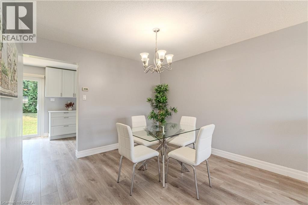Photo 6 of 15 Centennial Drive Unit D, Brantford ON