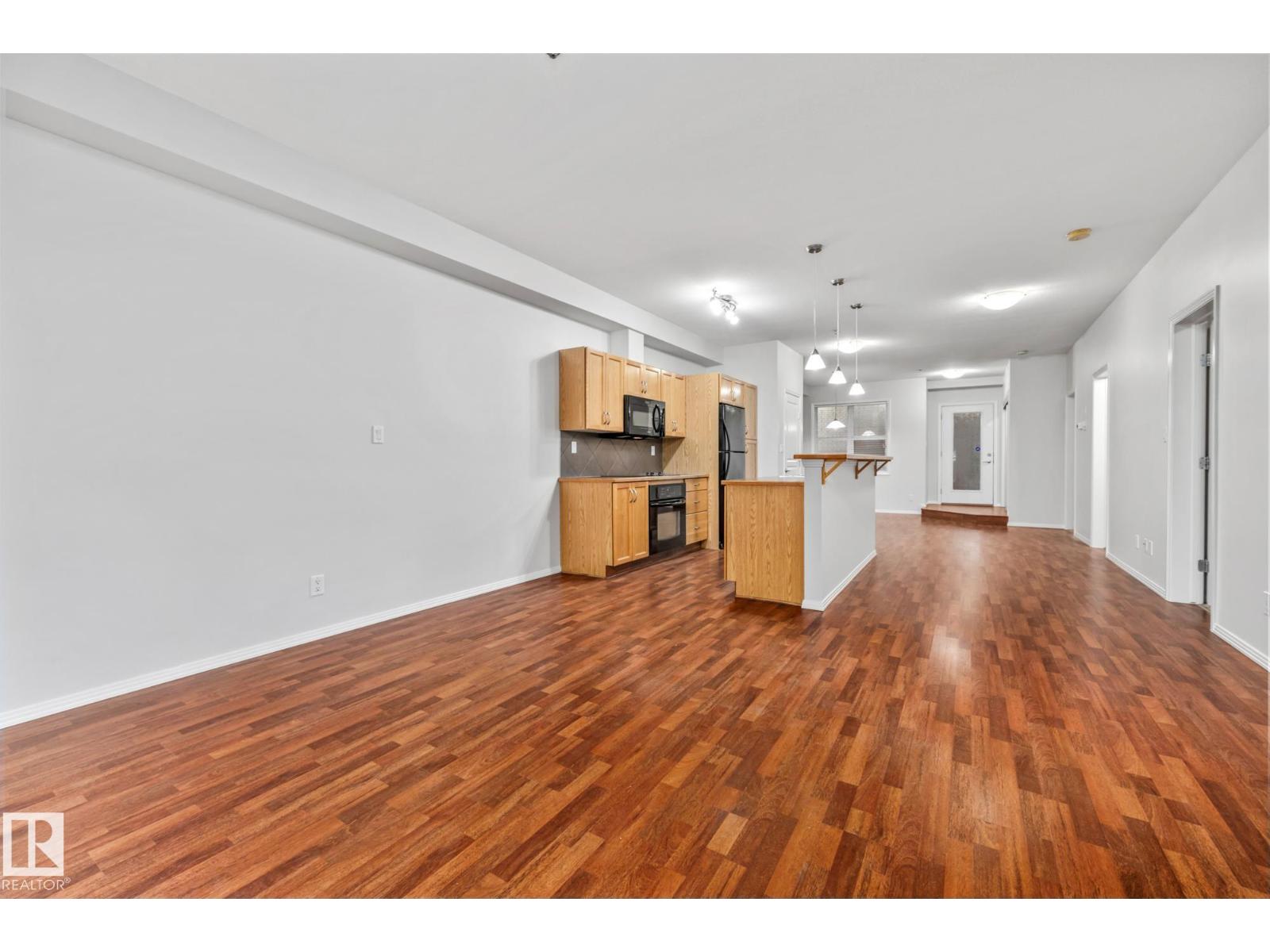 Photo 16 of 127 4831 104 A St Nw, Edmonton AB
