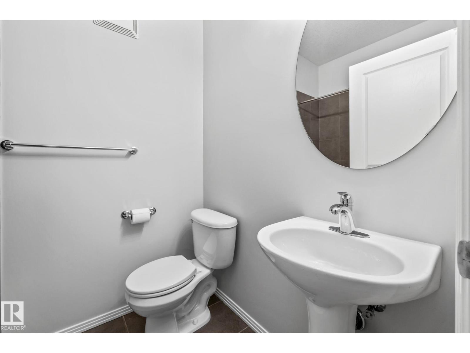 Photo 19 of 127 4831 104 A St Nw, Edmonton AB