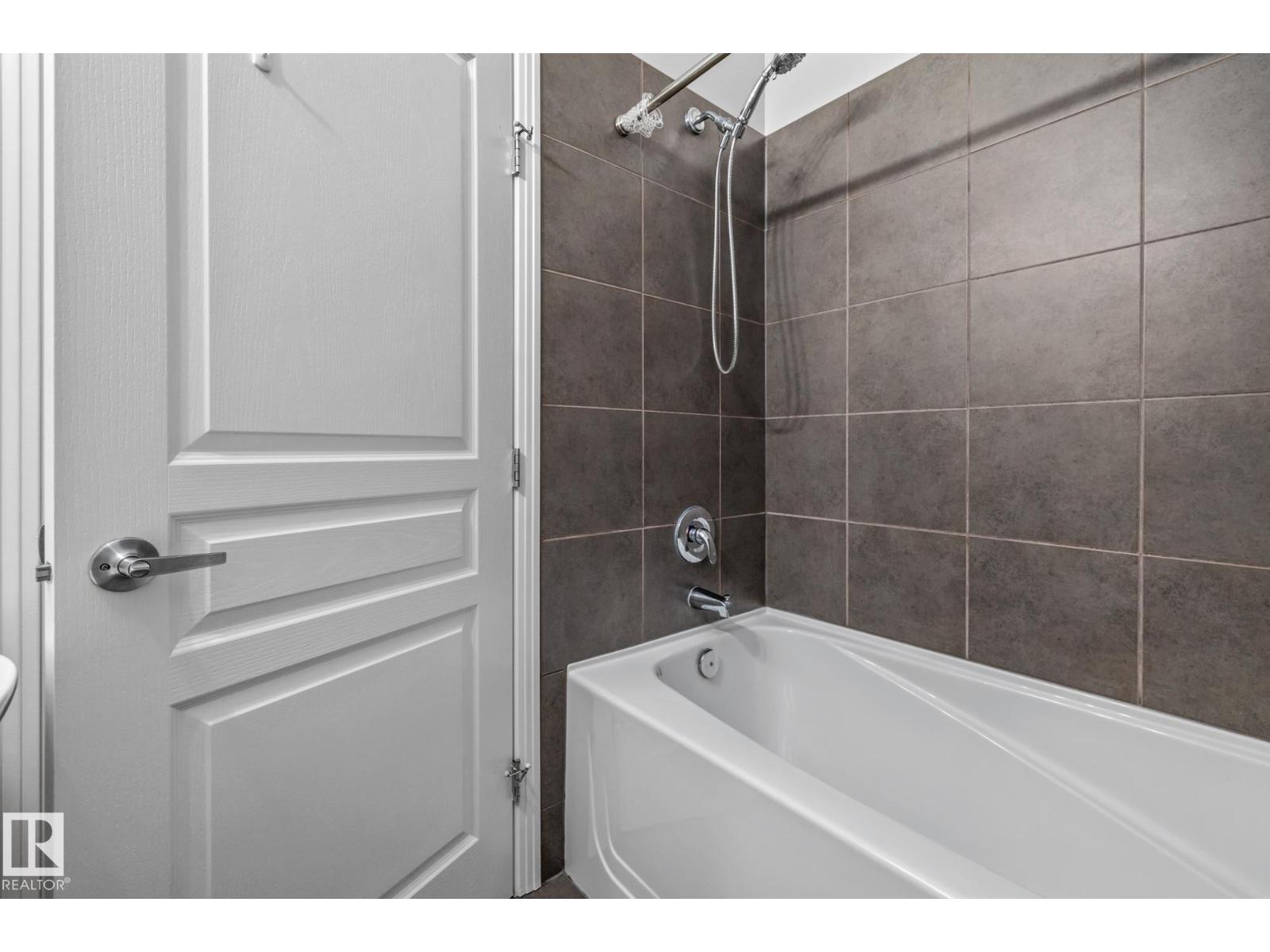 Photo 20 of 127 4831 104 A St Nw, Edmonton AB