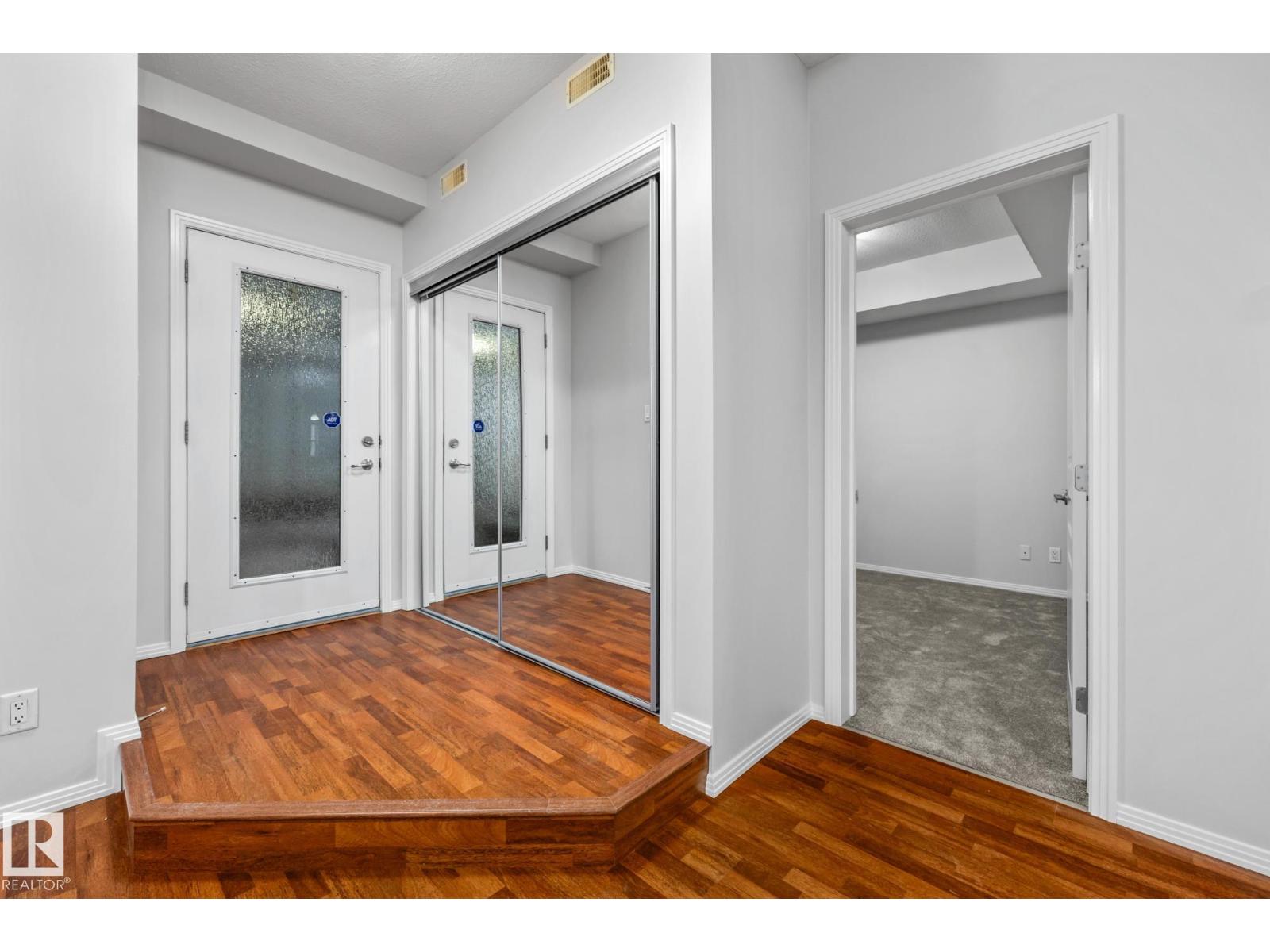 Photo 3 of 127 4831 104 A St Nw, Edmonton AB
