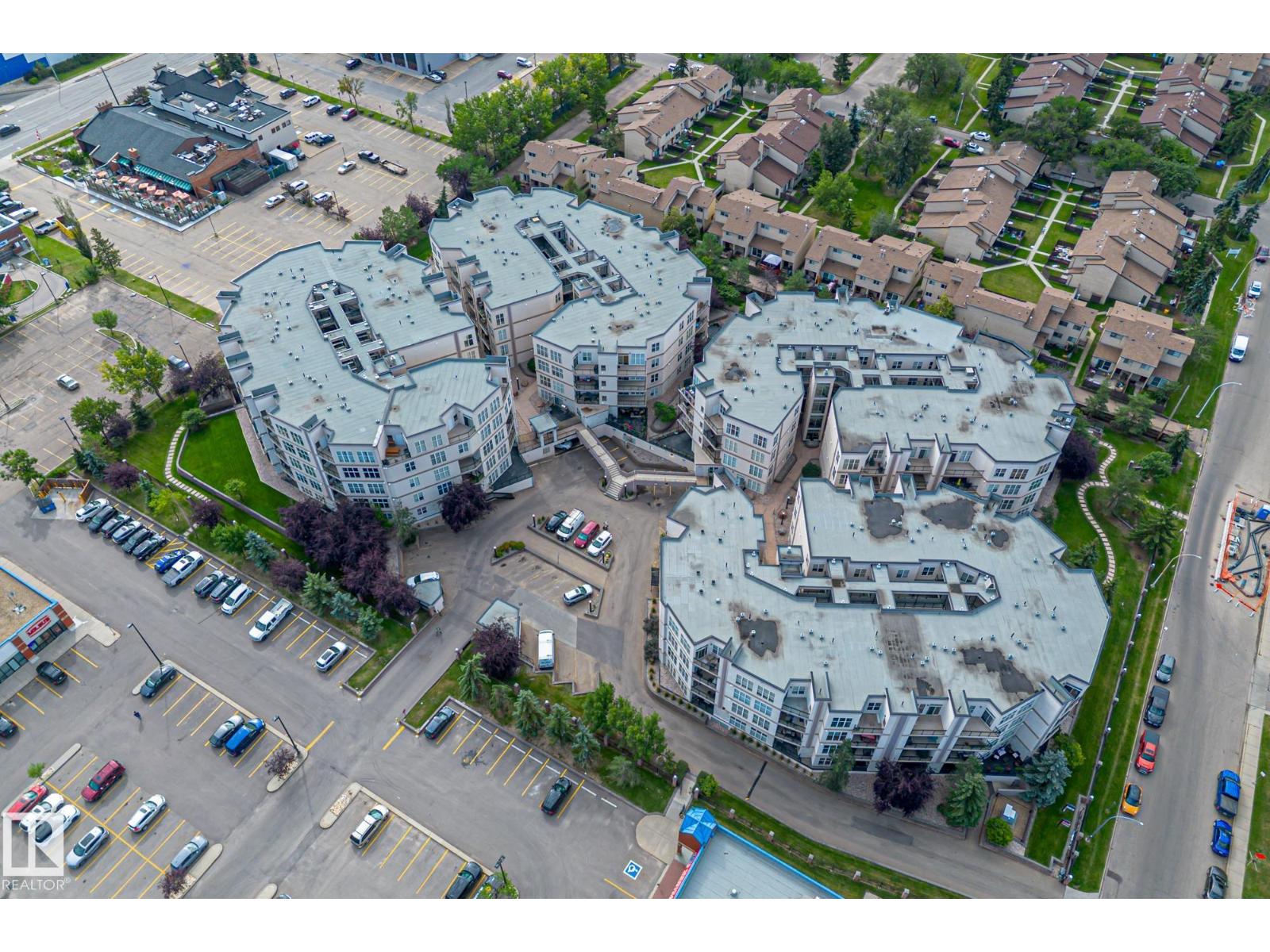 Photo 37 of 127 4831 104 A St Nw, Edmonton AB