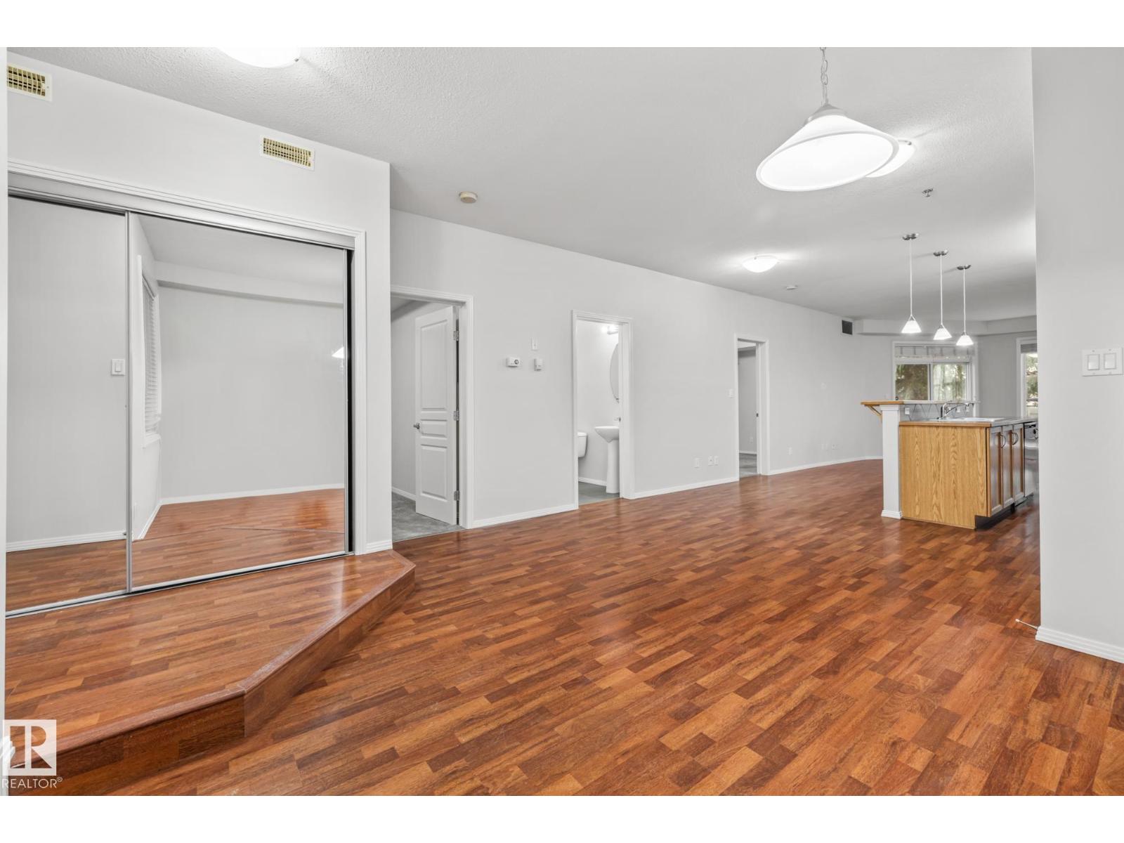 Photo 6 of 127 4831 104 A St Nw, Edmonton AB