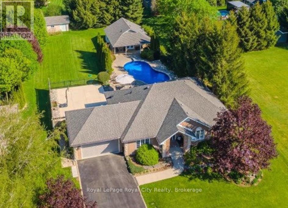 Photo 1 of 790 Dianne Crescent, Centre Wellington ON