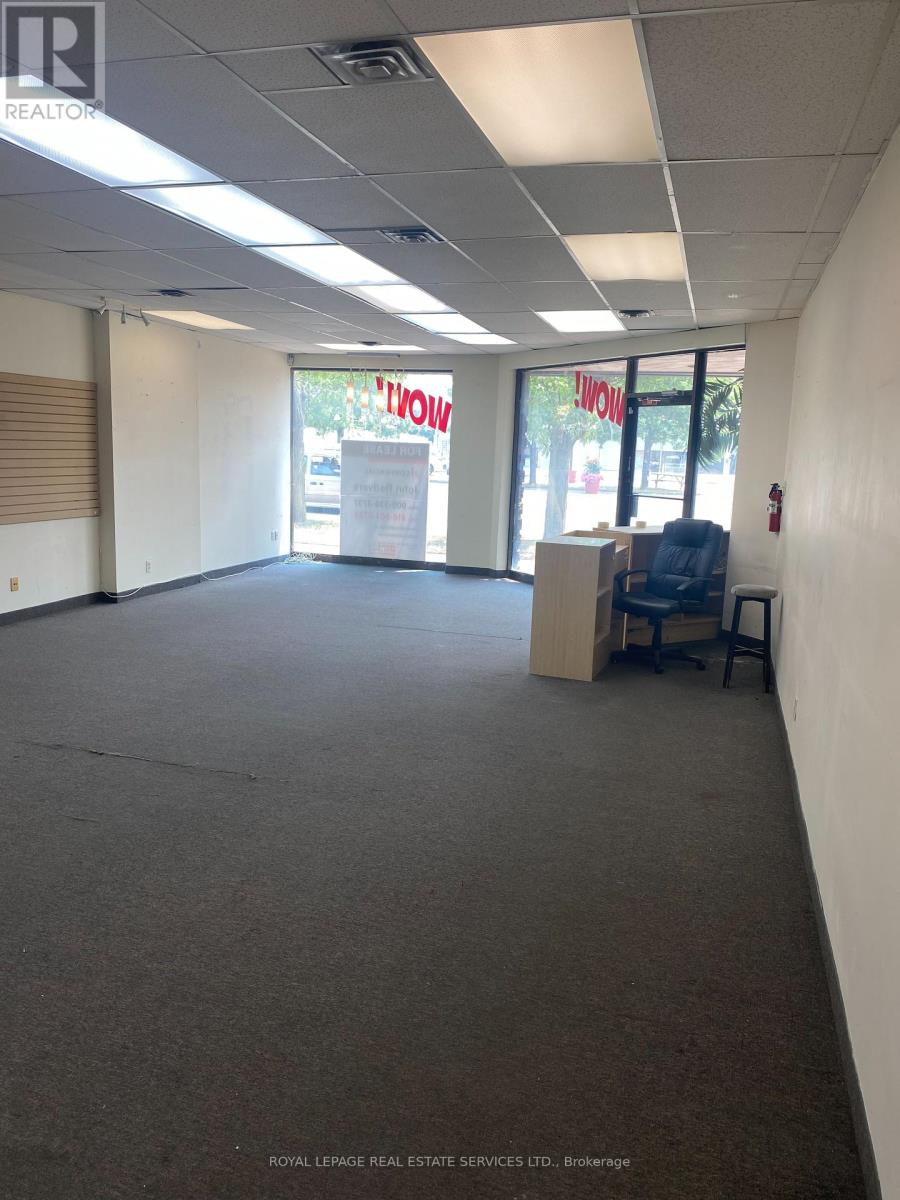 Photo 3 of 7 A 257 Dundas Street, Mississauga ON
