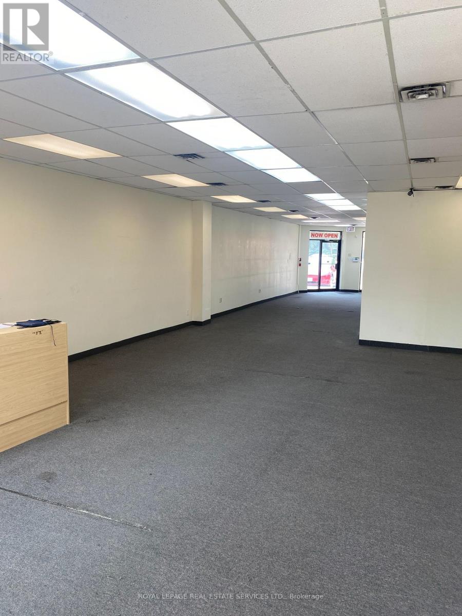 Photo 5 of 7 A 257 Dundas Street, Mississauga ON
