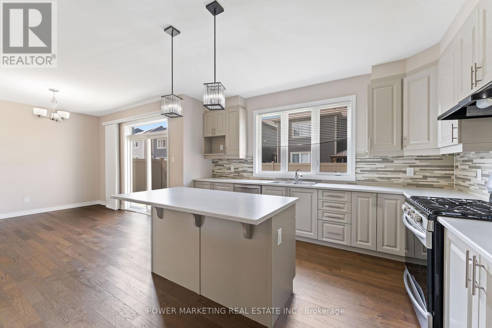Photo 5 of 326 Sweetclover Way, Ottawa ON