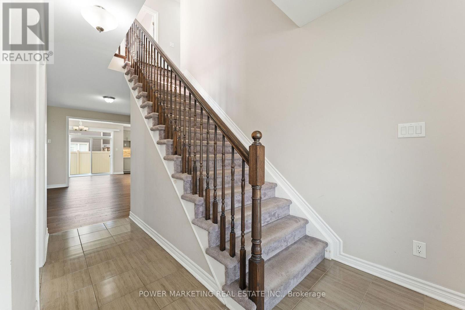 Photo 8 of 326 Sweetclover Way, Ottawa ON
