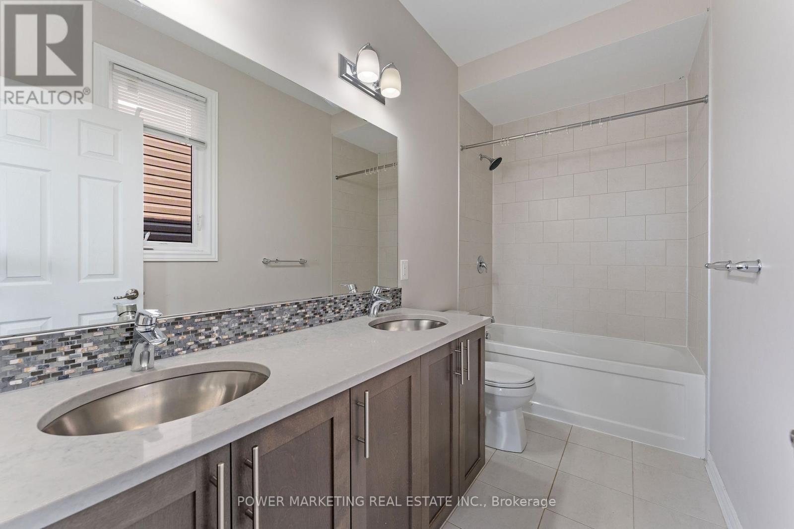 Photo 13 of 326 Sweetclover Way, Ottawa ON