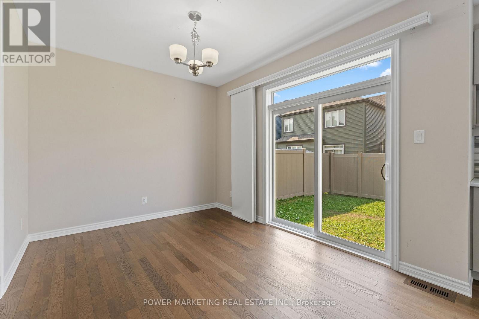 Photo 23 of 326 Sweetclover Way, Ottawa ON