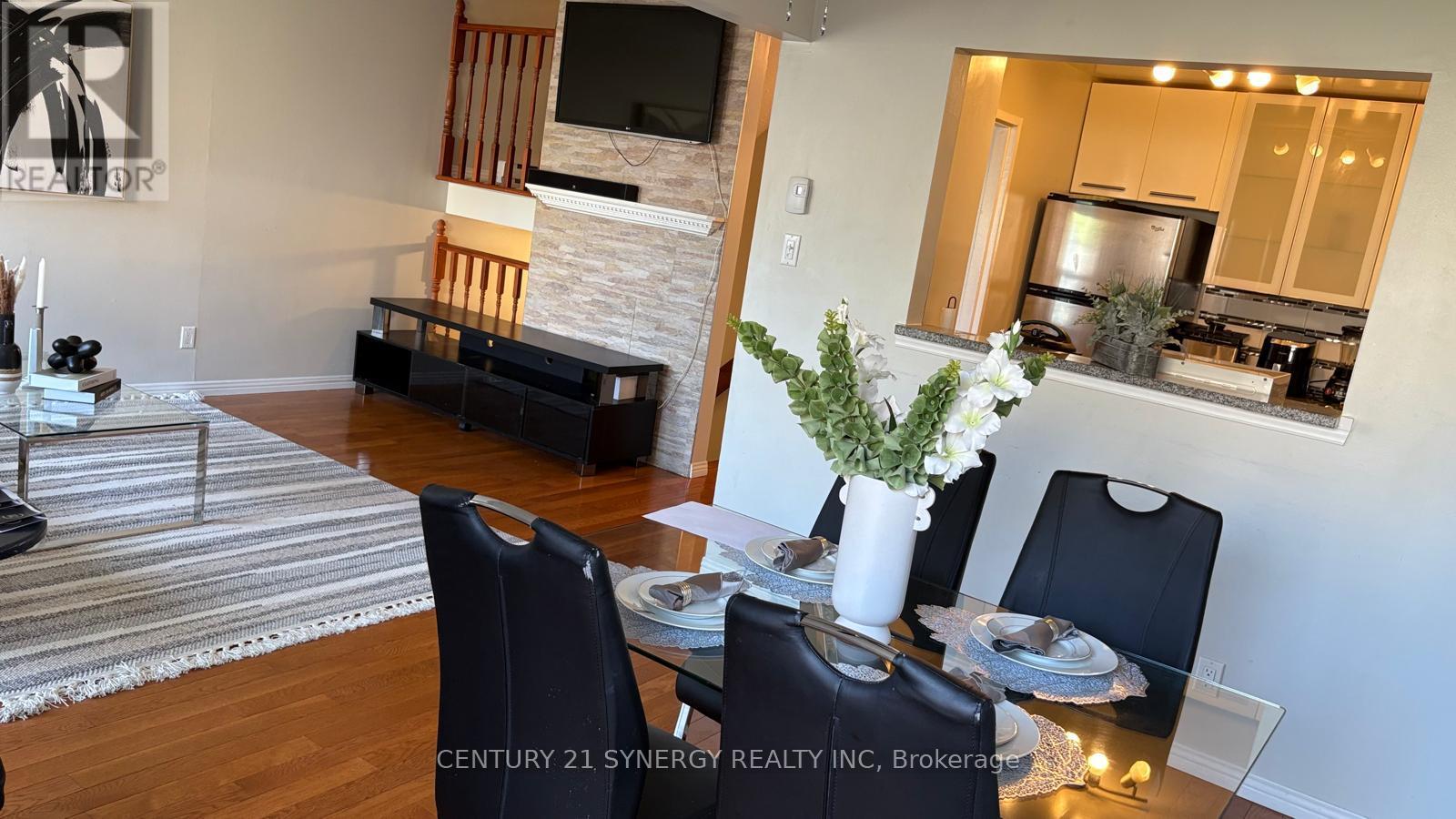 Photo 10 of 17 3415 Uplands Drive, Ottawa ON