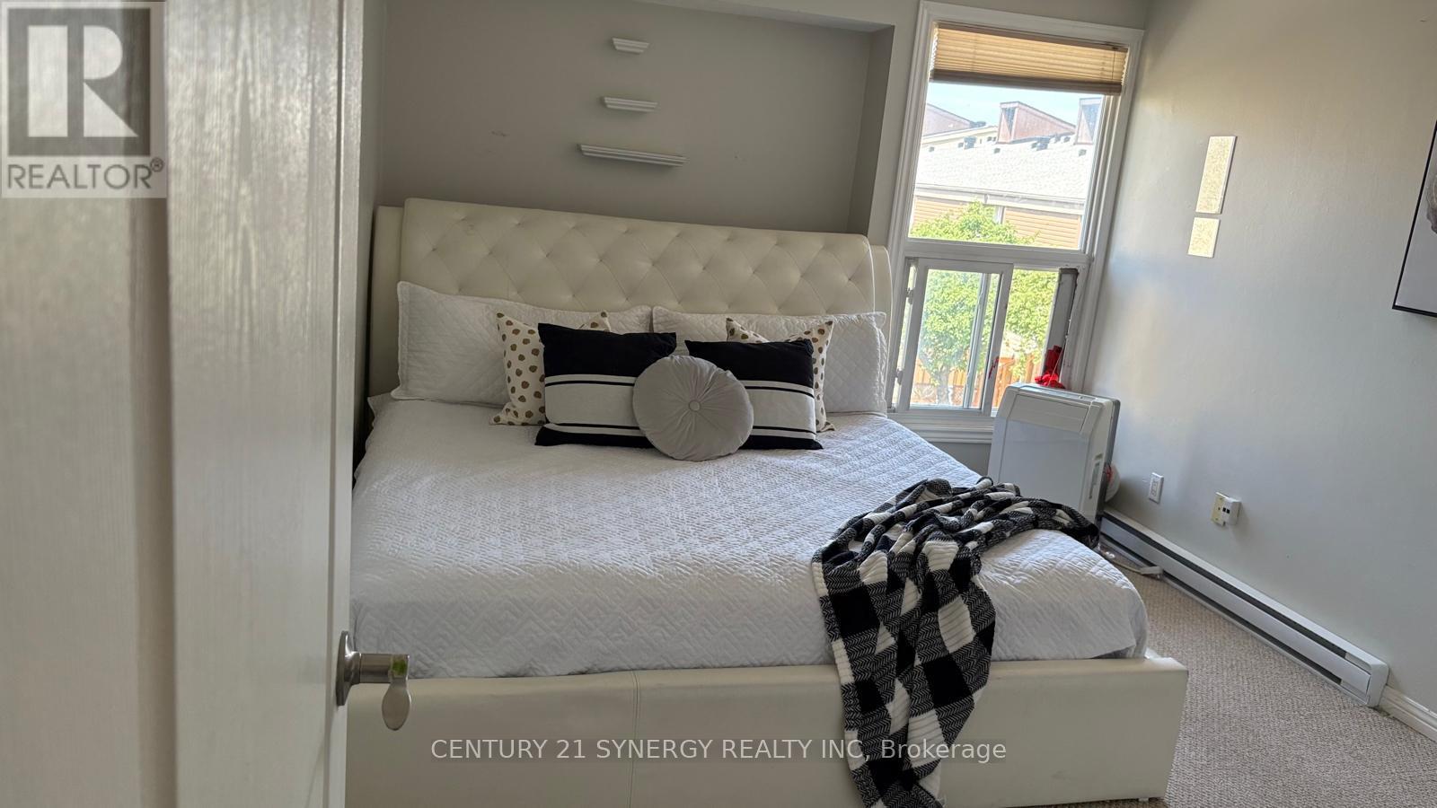 Photo 11 of 17 3415 Uplands Drive, Ottawa ON