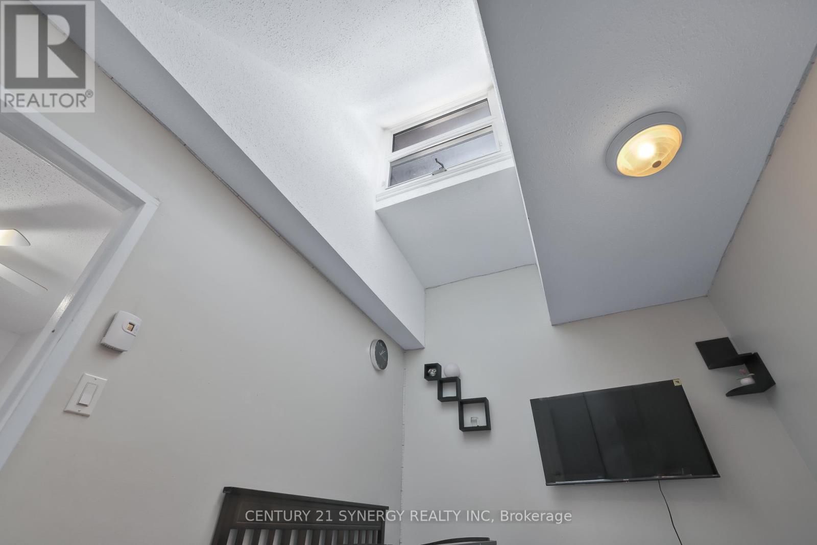 Photo 13 of 17 3415 Uplands Drive, Ottawa ON