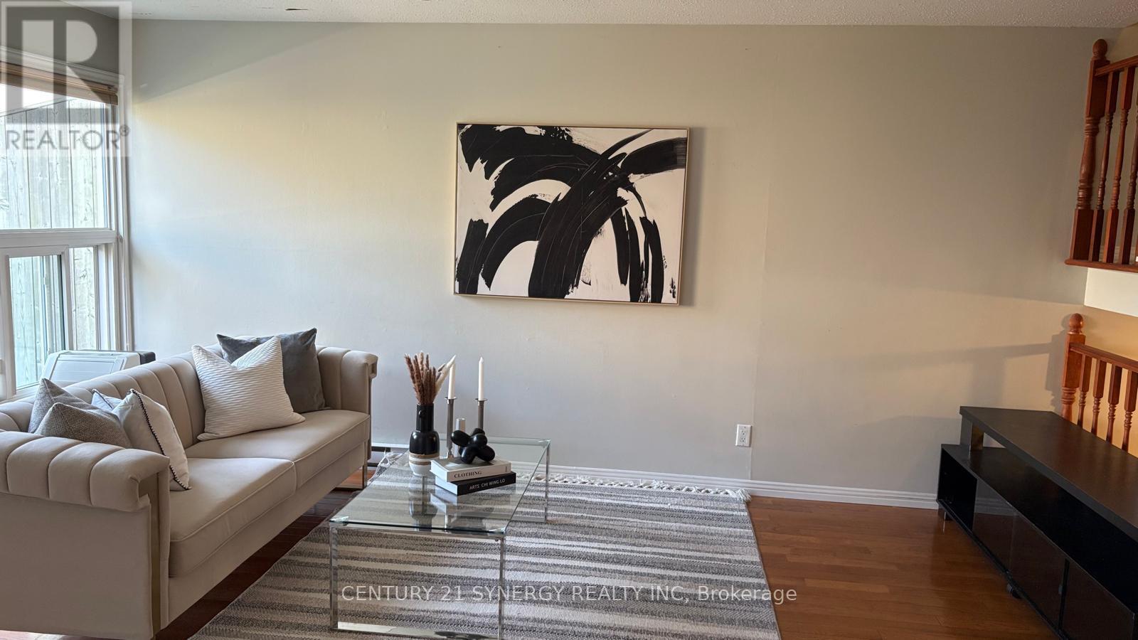 Photo 8 of 17 3415 Uplands Drive, Ottawa ON
