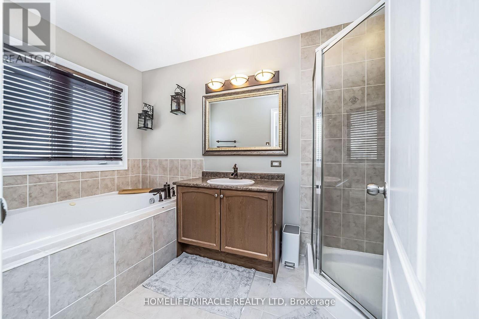 Photo 33 of 3 Losino Street, Caledon ON