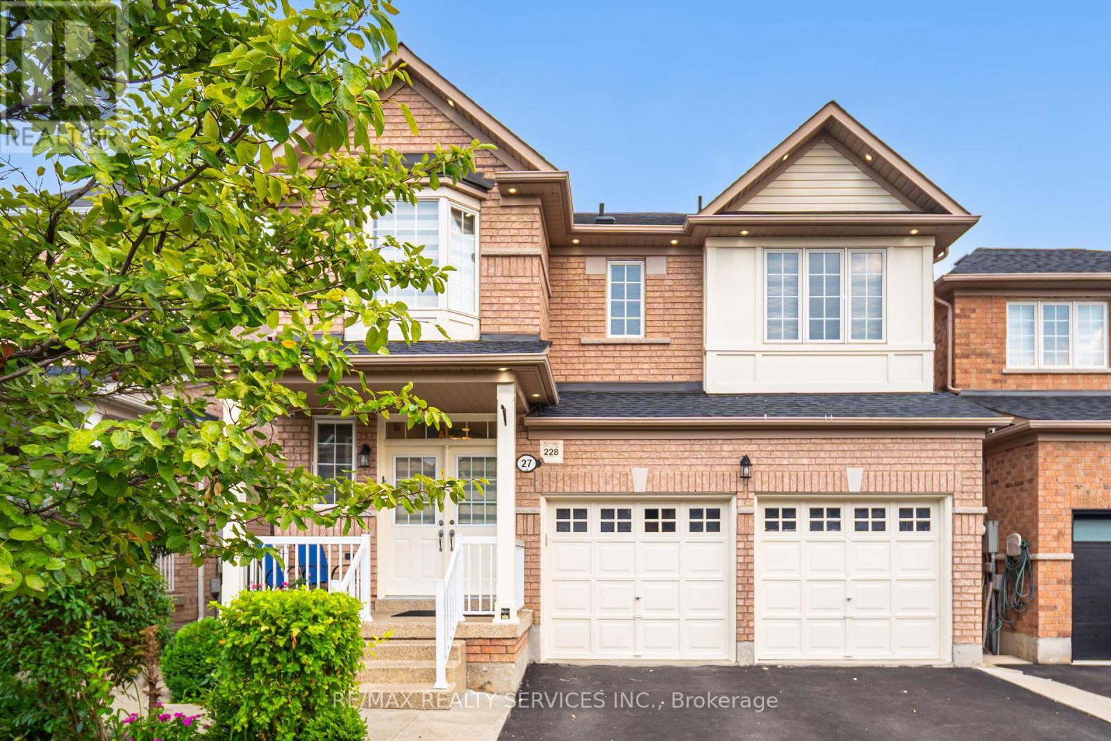 Photo 1 of 27 Hardgate Crescent, Brampton ON