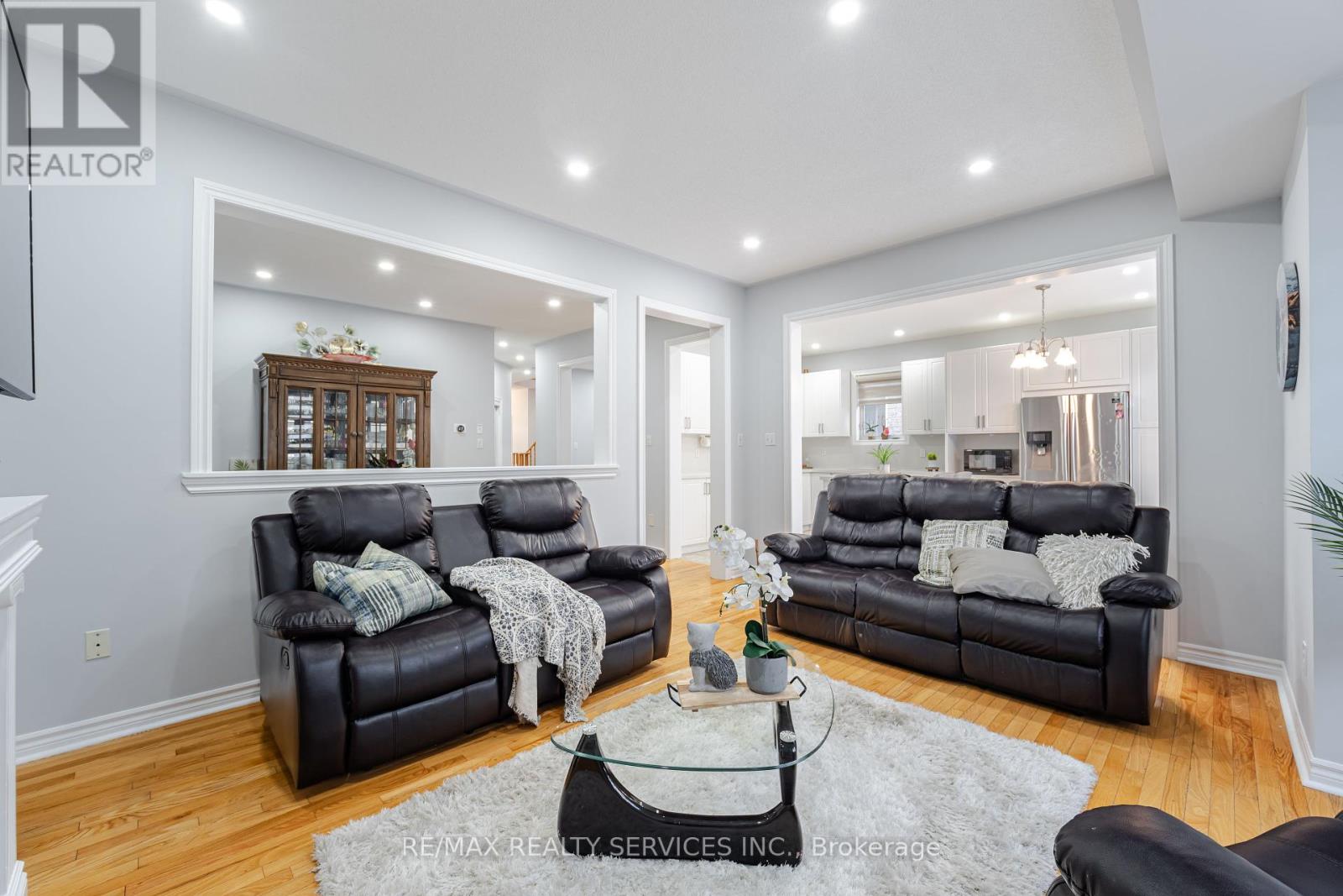 Photo 20 of 27 Hardgate Crescent, Brampton ON