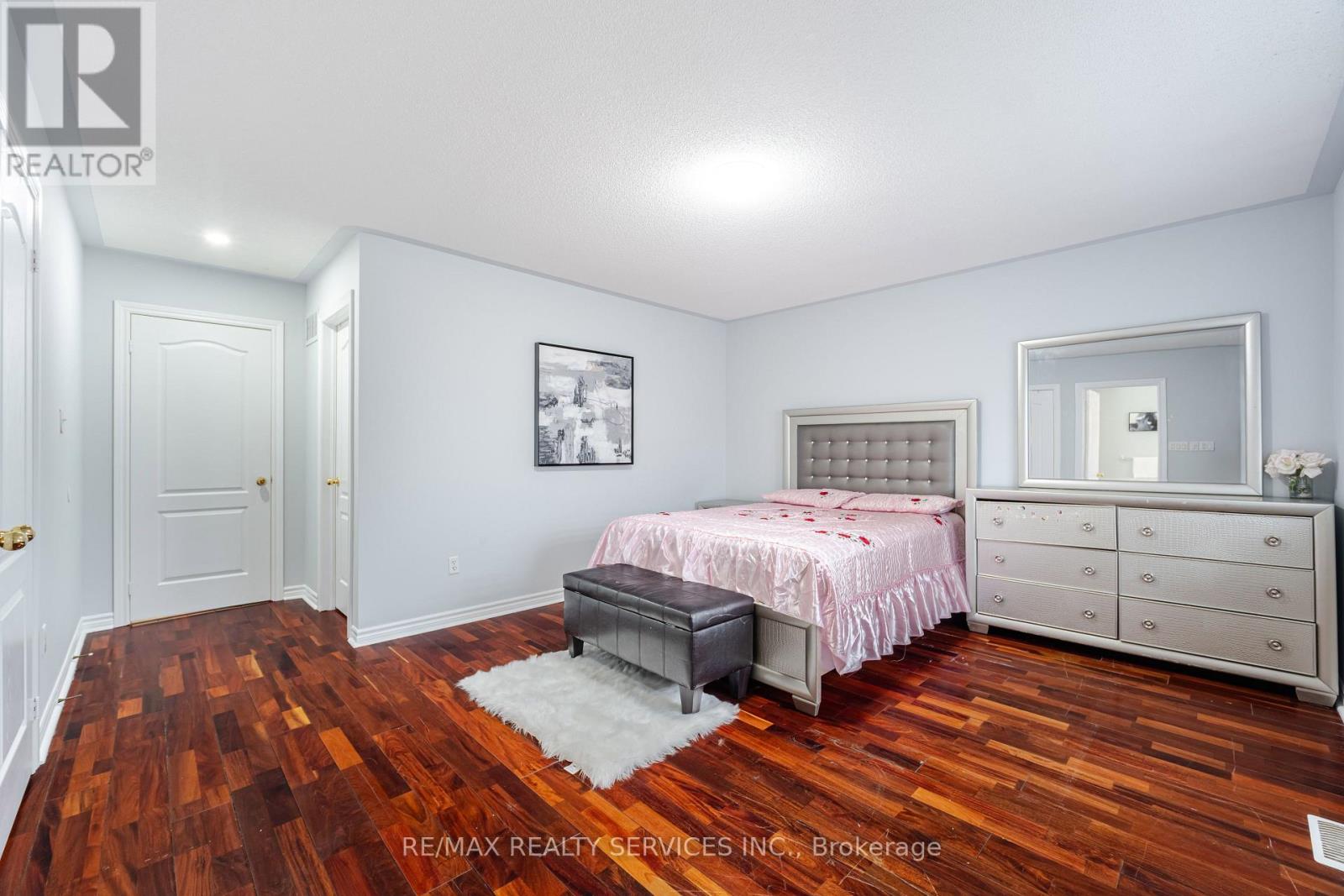 Photo 26 of 27 Hardgate Crescent, Brampton ON