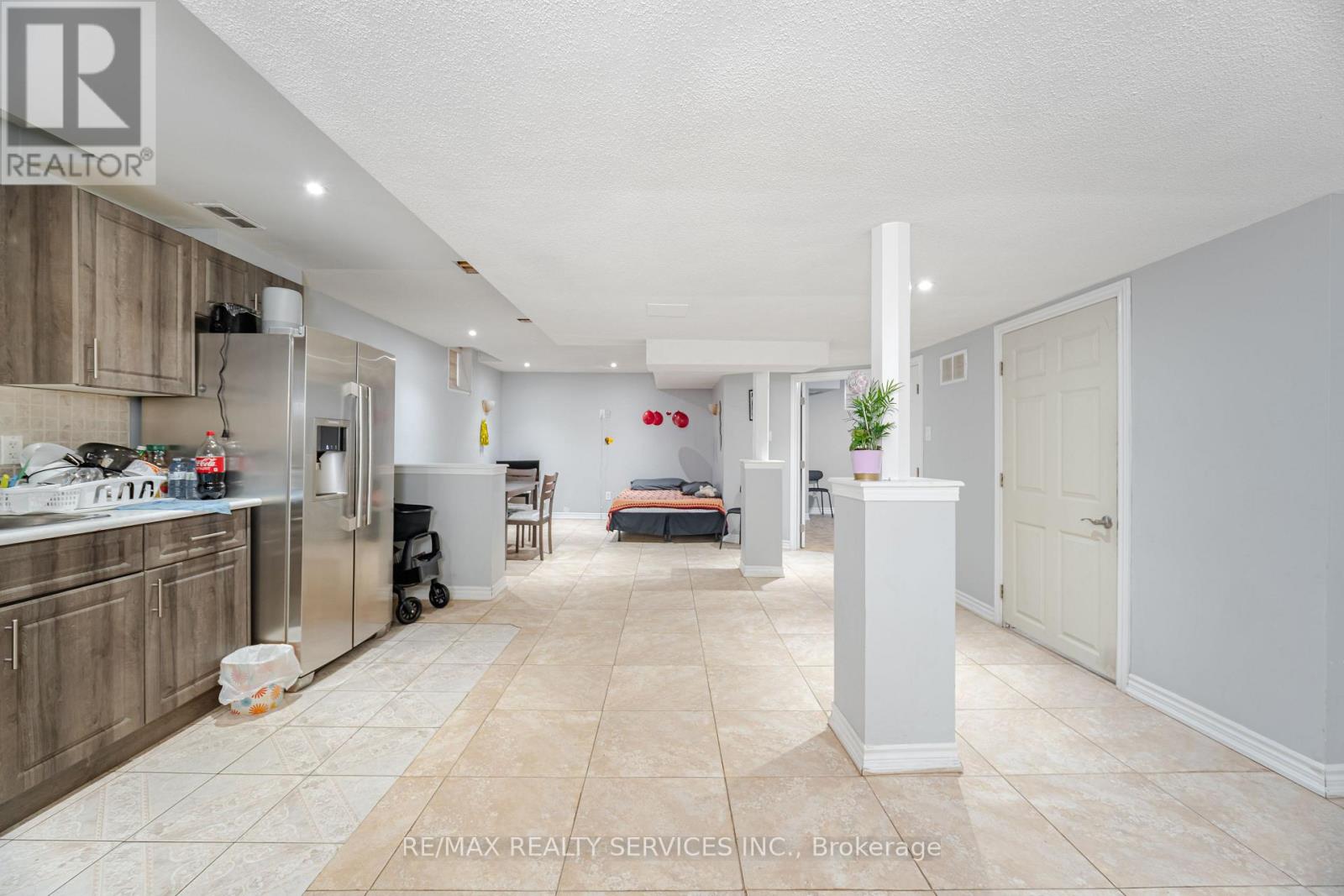Photo 39 of 27 Hardgate Crescent, Brampton ON