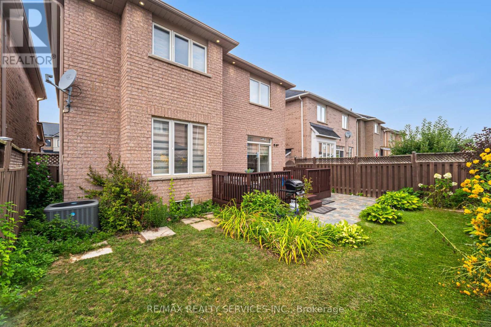 Photo 49 of 27 Hardgate Crescent, Brampton ON