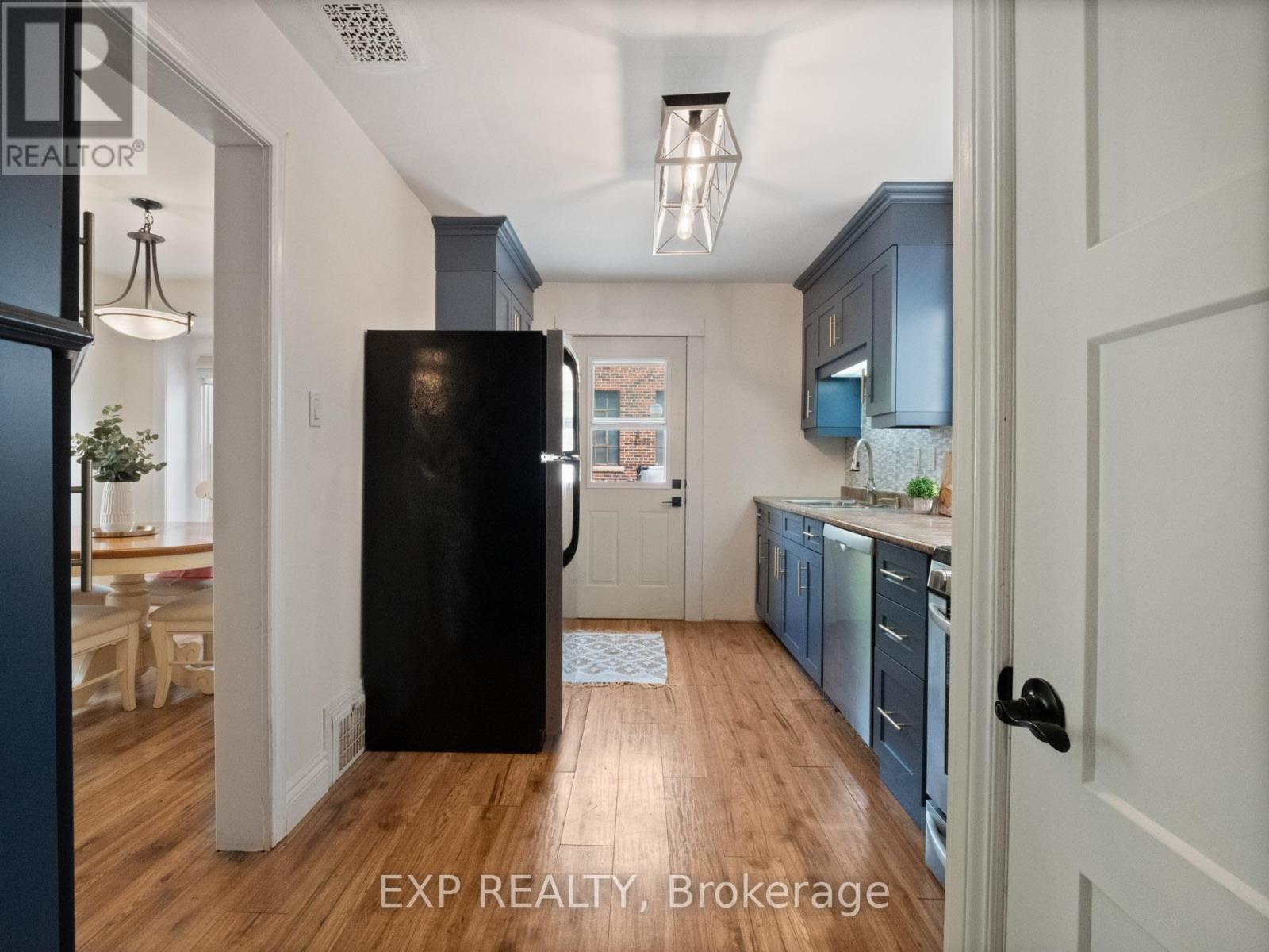 Photo 12 of 4 Wiley Street, St Catharines ON
