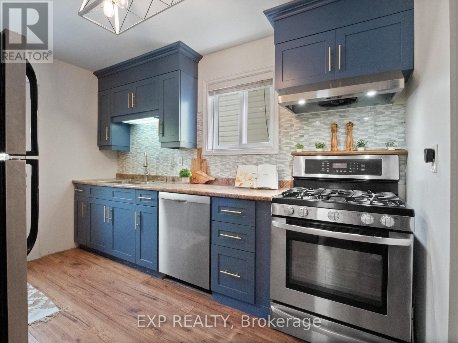 Photo 14 of 4 Wiley Street, St Catharines ON