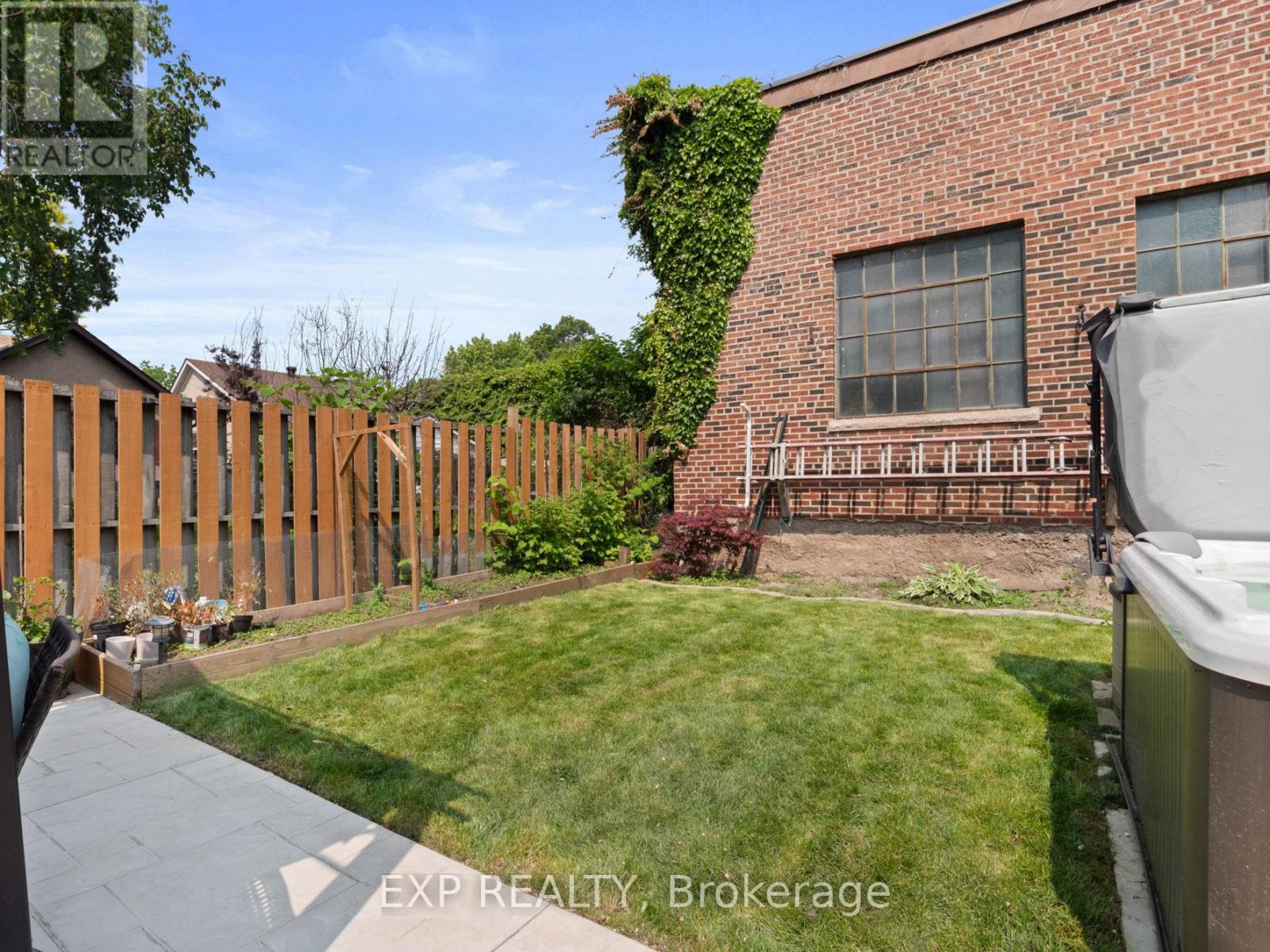 Photo 27 of 4 Wiley Street, St Catharines ON