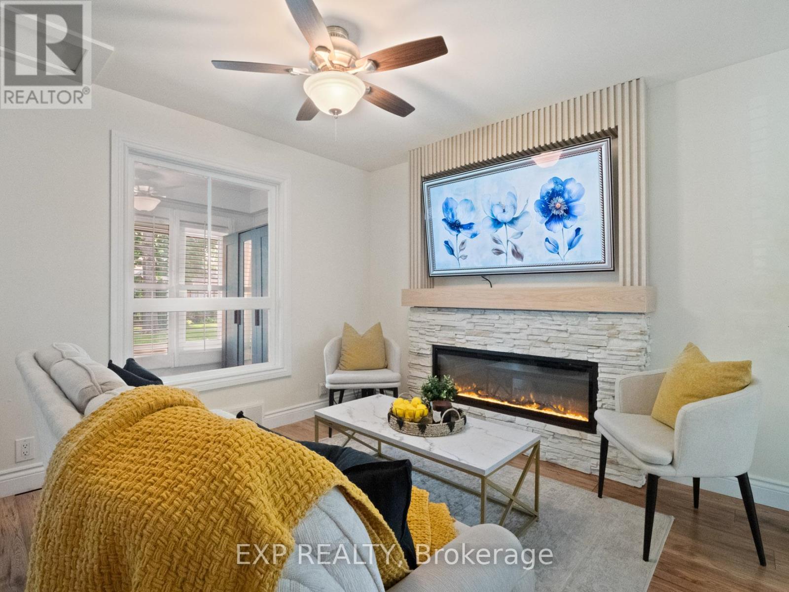 Photo 5 of 4 Wiley Street, St Catharines ON