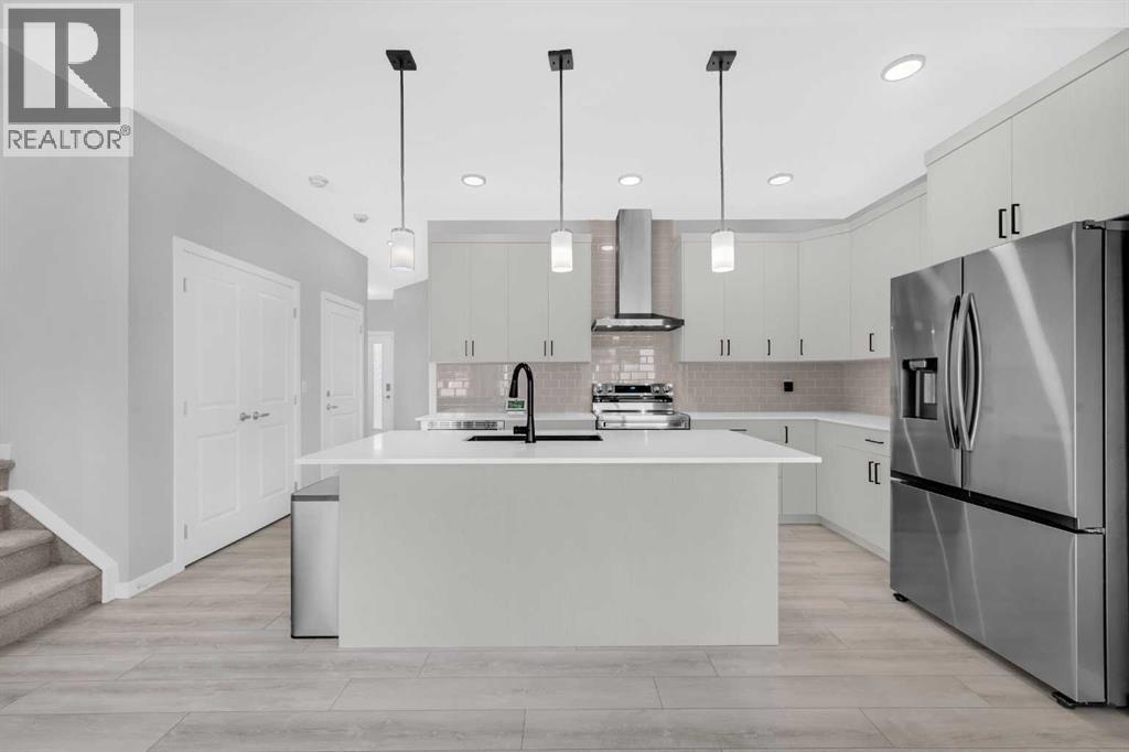 Single Family House for Sale in  Silver Spruce Grove SW Silverado Calgary 