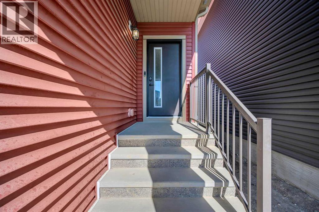 Single Family House for Sale in  Silver Spruce Grove SW Silverado Calgary 